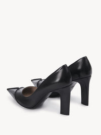 BASEPLUS_Black PUMP - Black