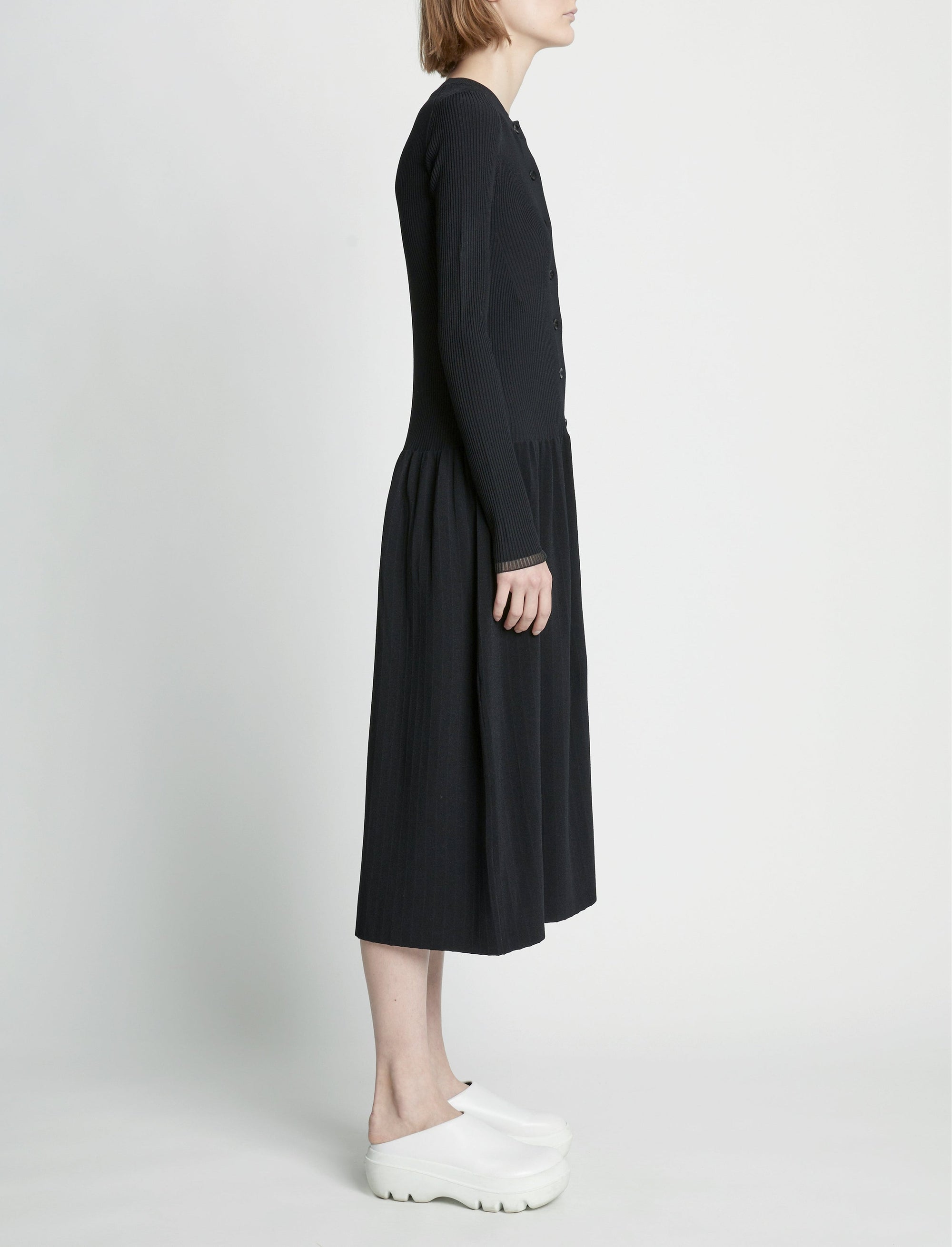 Robe à boutons en tricot côtelé - Black
