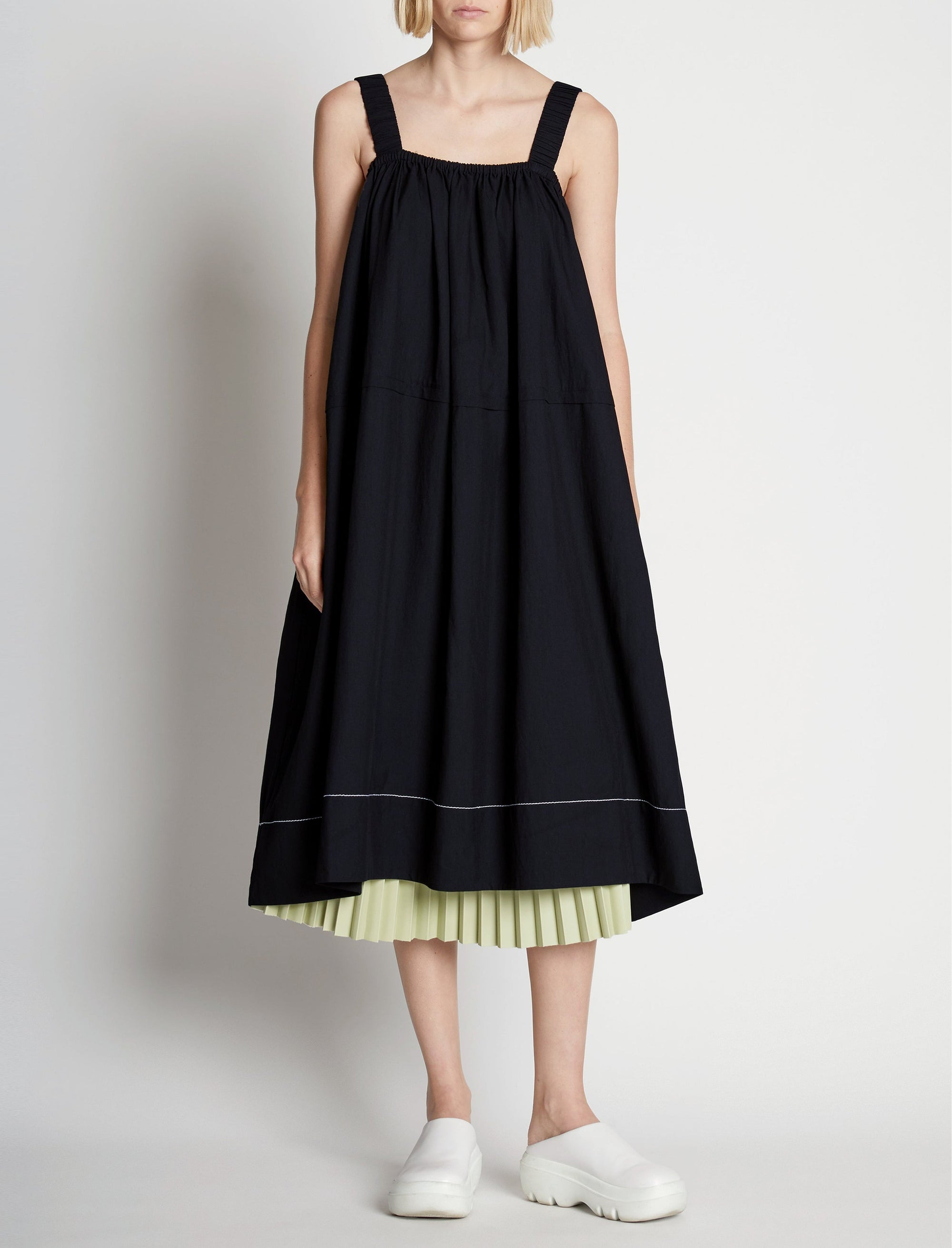 Robe drapée en tailleur avec ceinture - Black