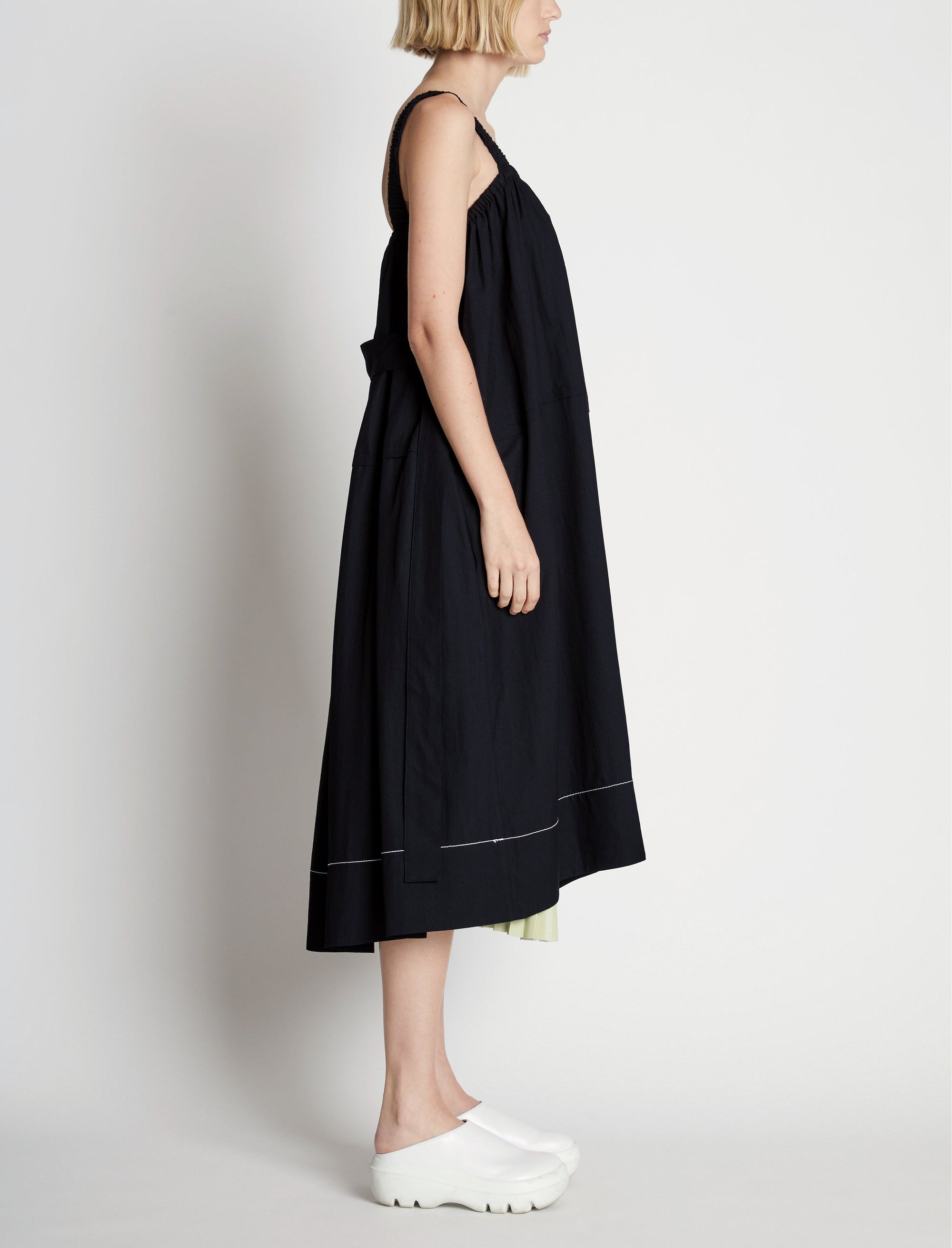Robe drapée en tailleur avec ceinture - Black