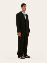 LA VESTE DE COSTUME