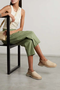 90€ / 2 sold //4 QTY / ST50%   Mules Carré en cuir - Green