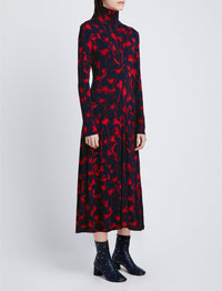 Robe à col roulé à imprimé fleuri - Indigo & Garnet & Scarlet
