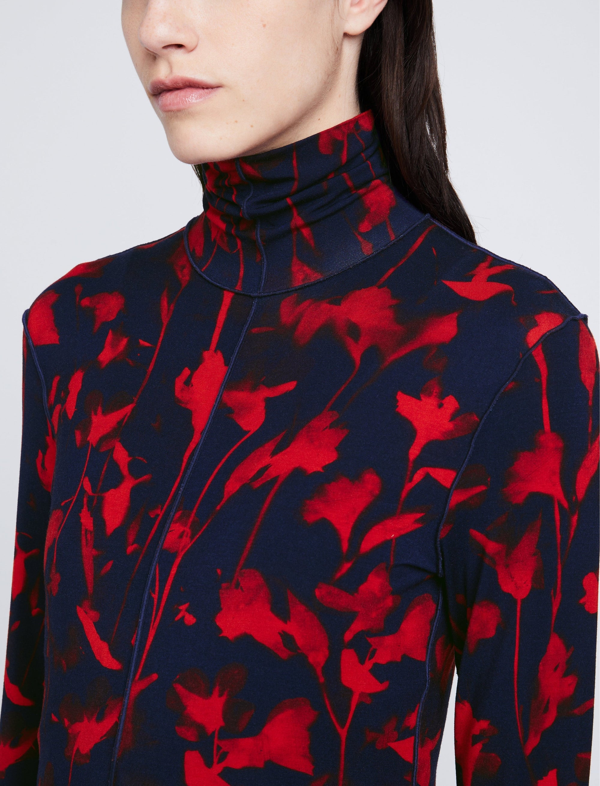 Robe à col roulé à imprimé fleuri - Indigo & Garnet & Scarlet