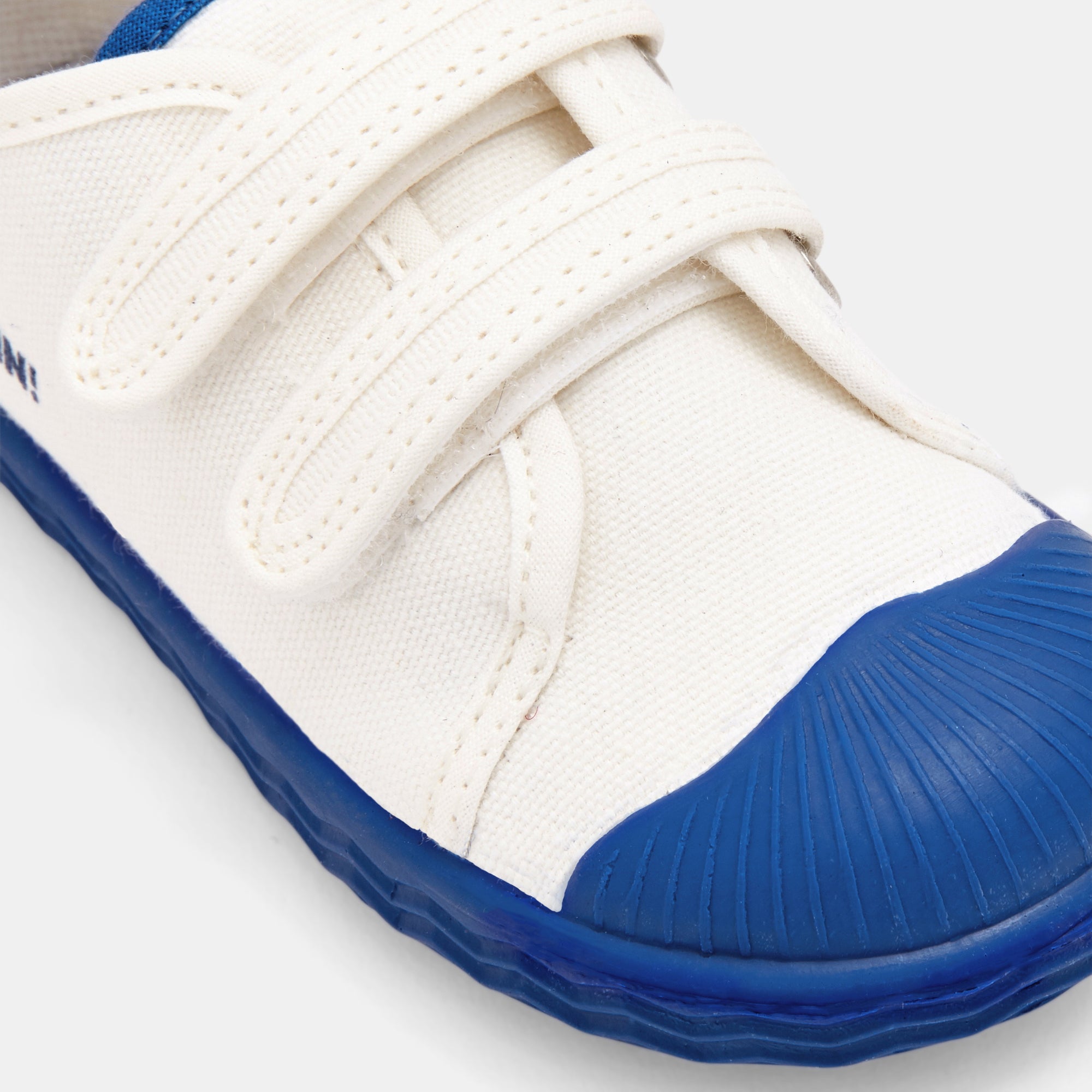 1 QTY / BLANC/BLEU CHAUSSURES TOILE DONALD