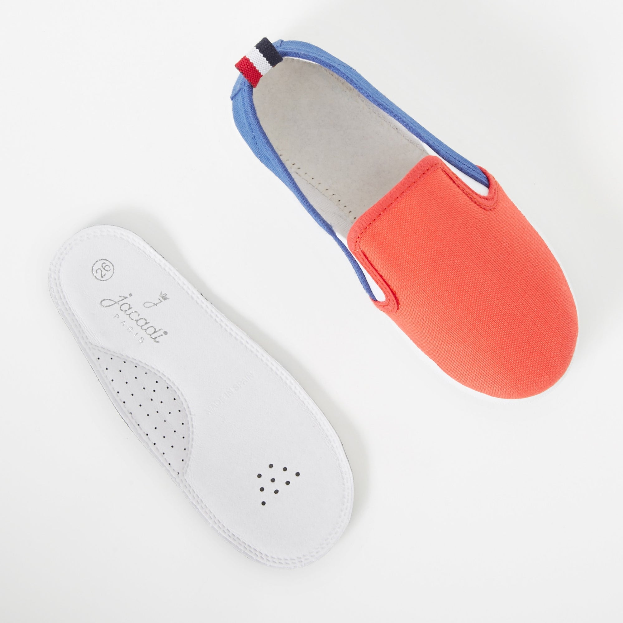 1 QTY / ROUGE VIF CHAUSSURES TOILE DEFI