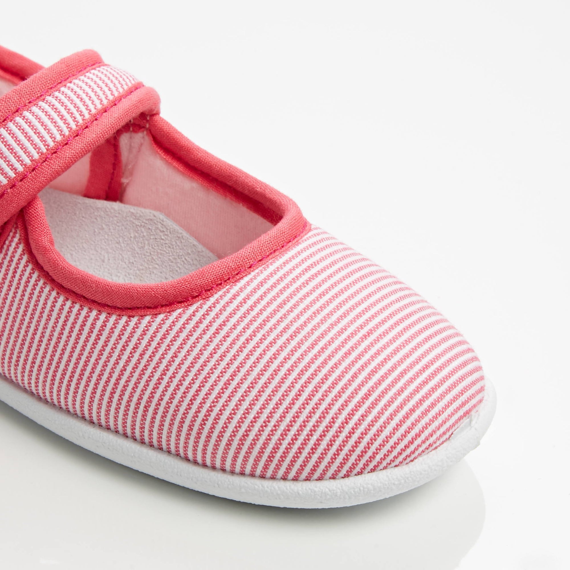1 QTY / ROSE FUSCHIA CHAUSSURES TOILE BETY