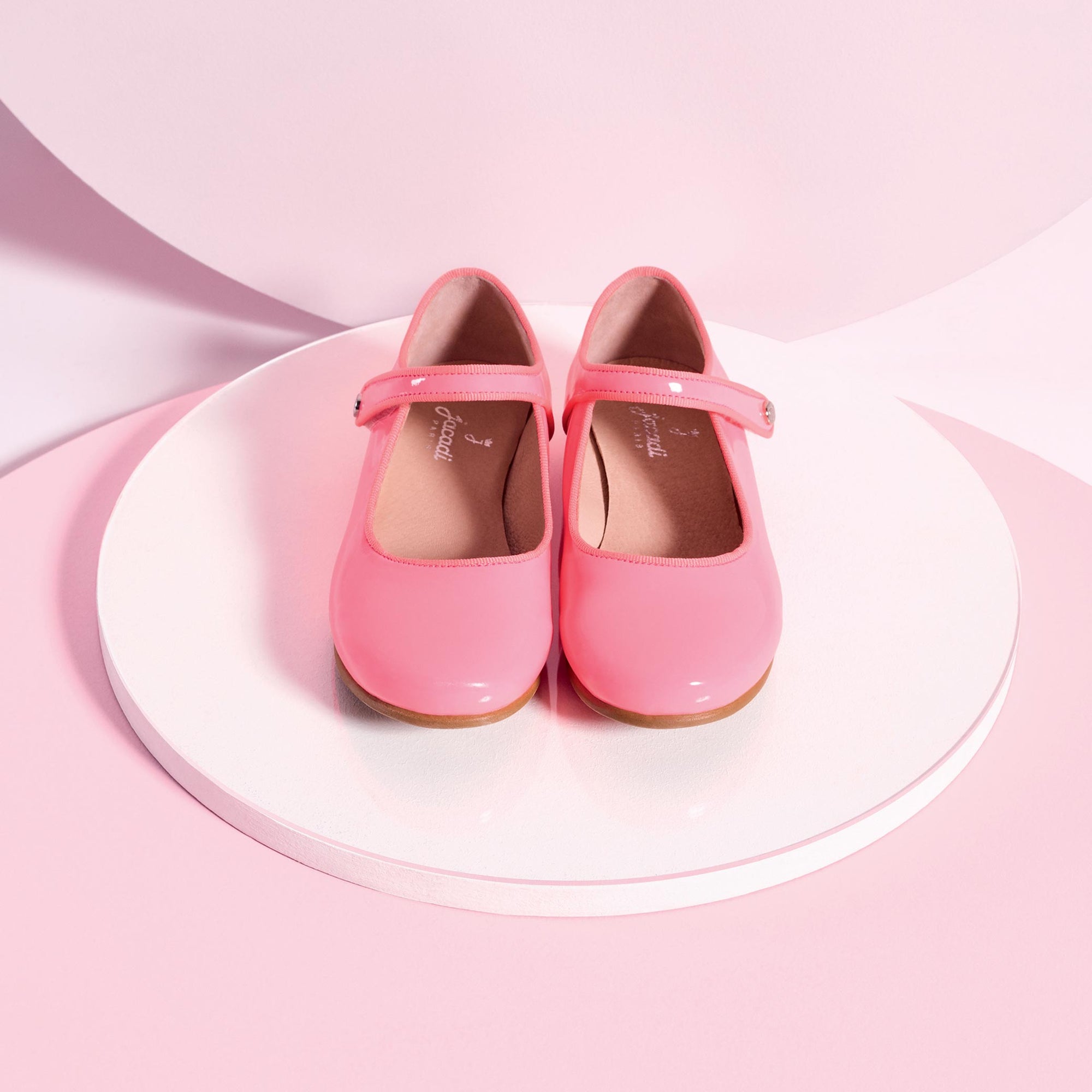 1 QTY / ROSE JACADI CHAUSSURES CUIR DANELLE VERNIS