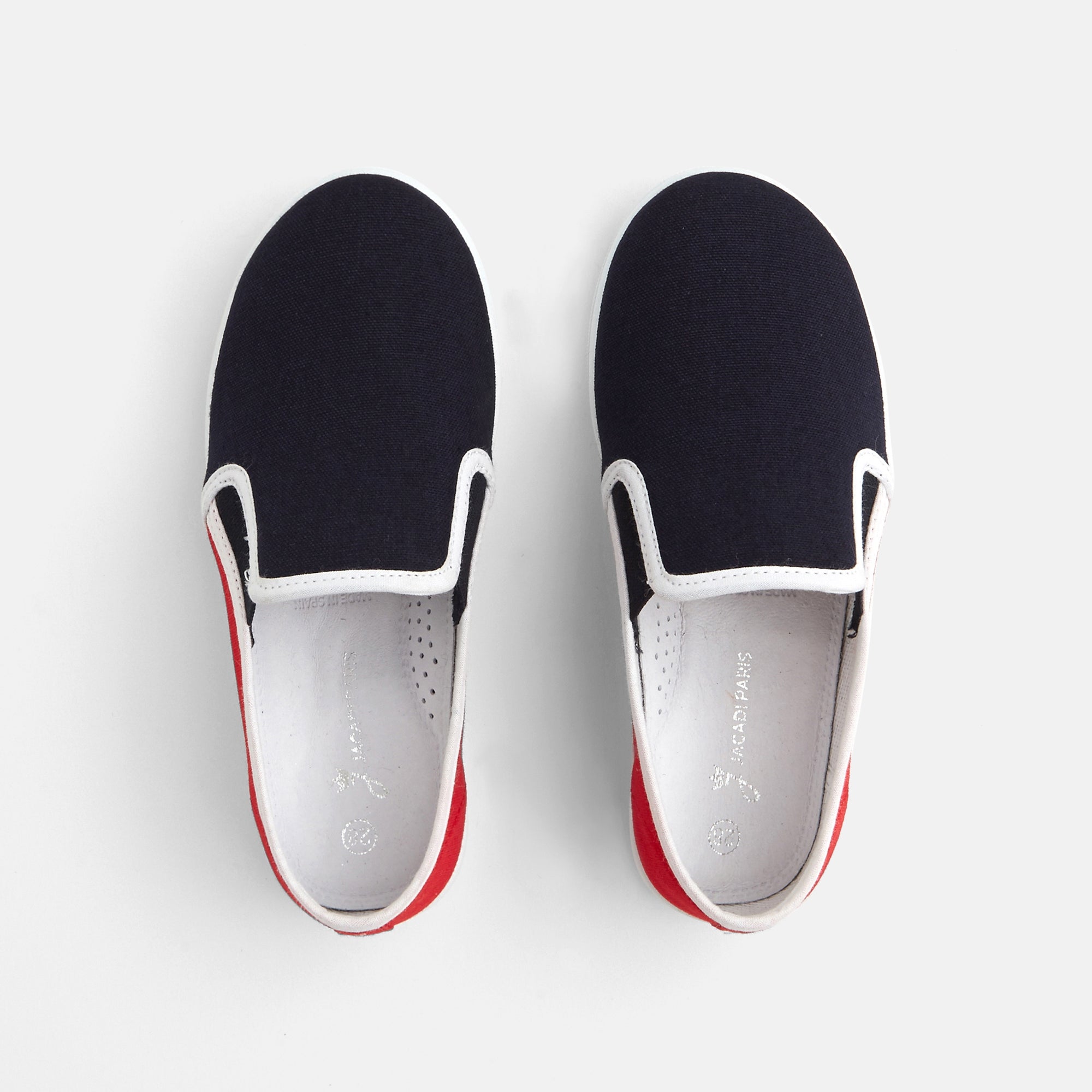 138 QTY / MARINE/ROUGE CHAUSSURES TOILE DEFI