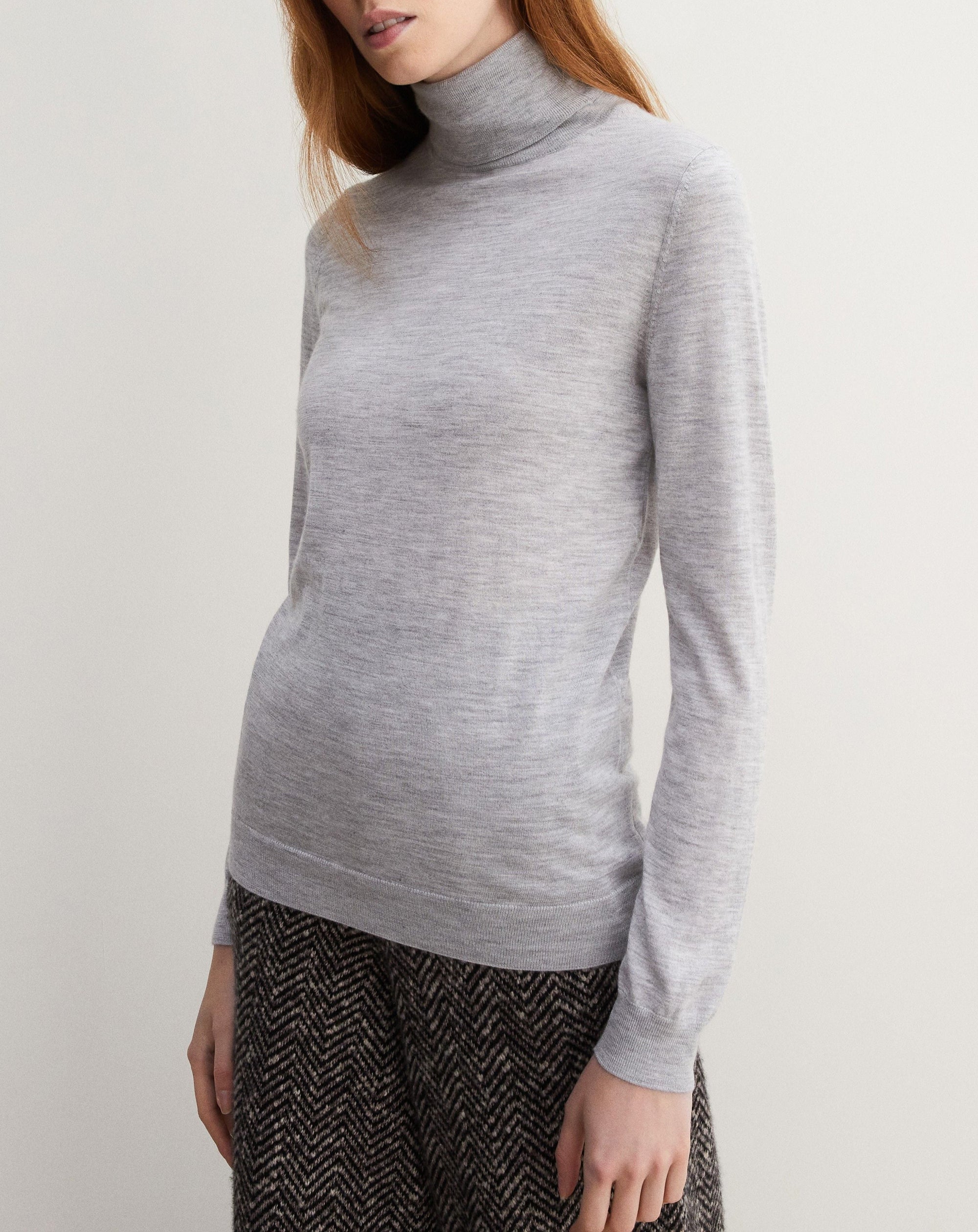 Ultra-fine cashmere turtleneck jumper - Chalk grey