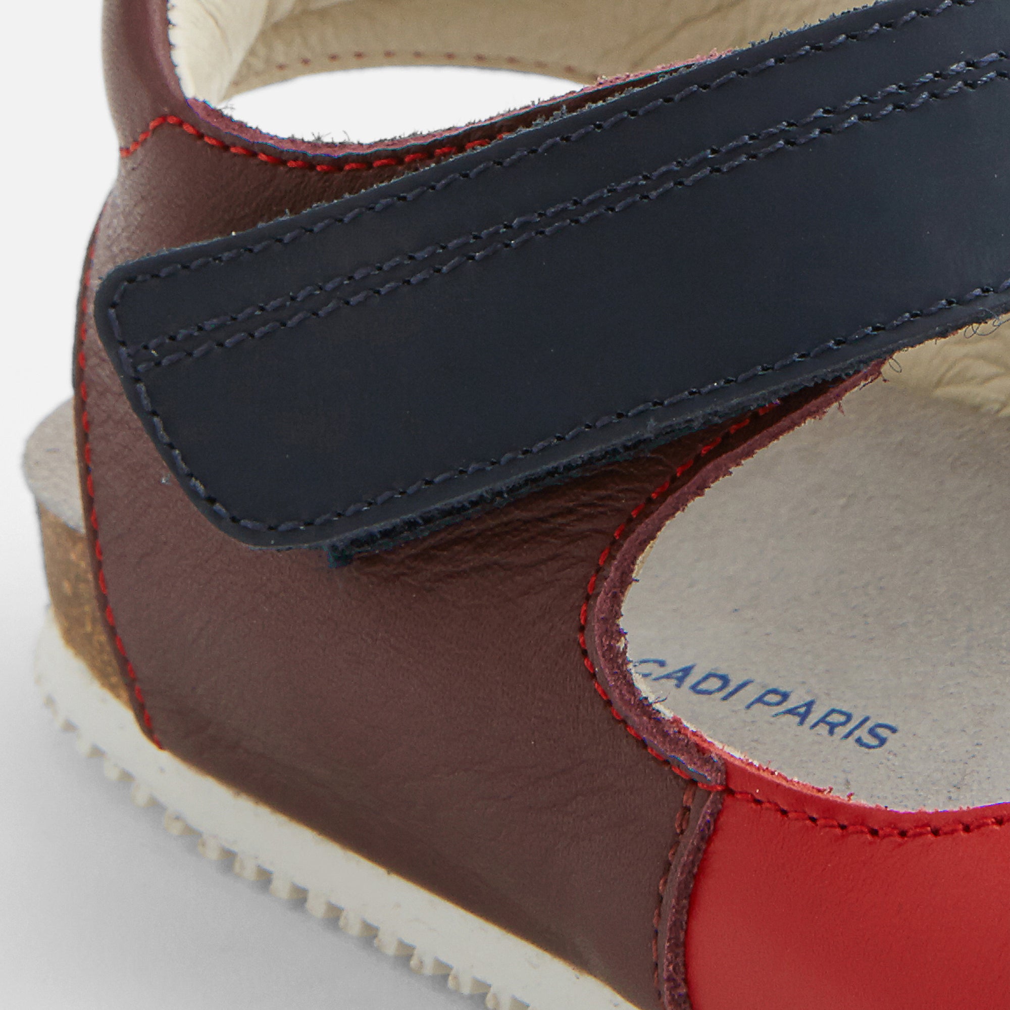46 QTY / ROUGE/MULTICO CHAUSSURES CUIR SURF BIS