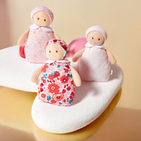 894 QTY / ROSE/MULTICO PUERICULTURE JOUETS POUPEE JOSEPHINE TROUSSEAU ROSE