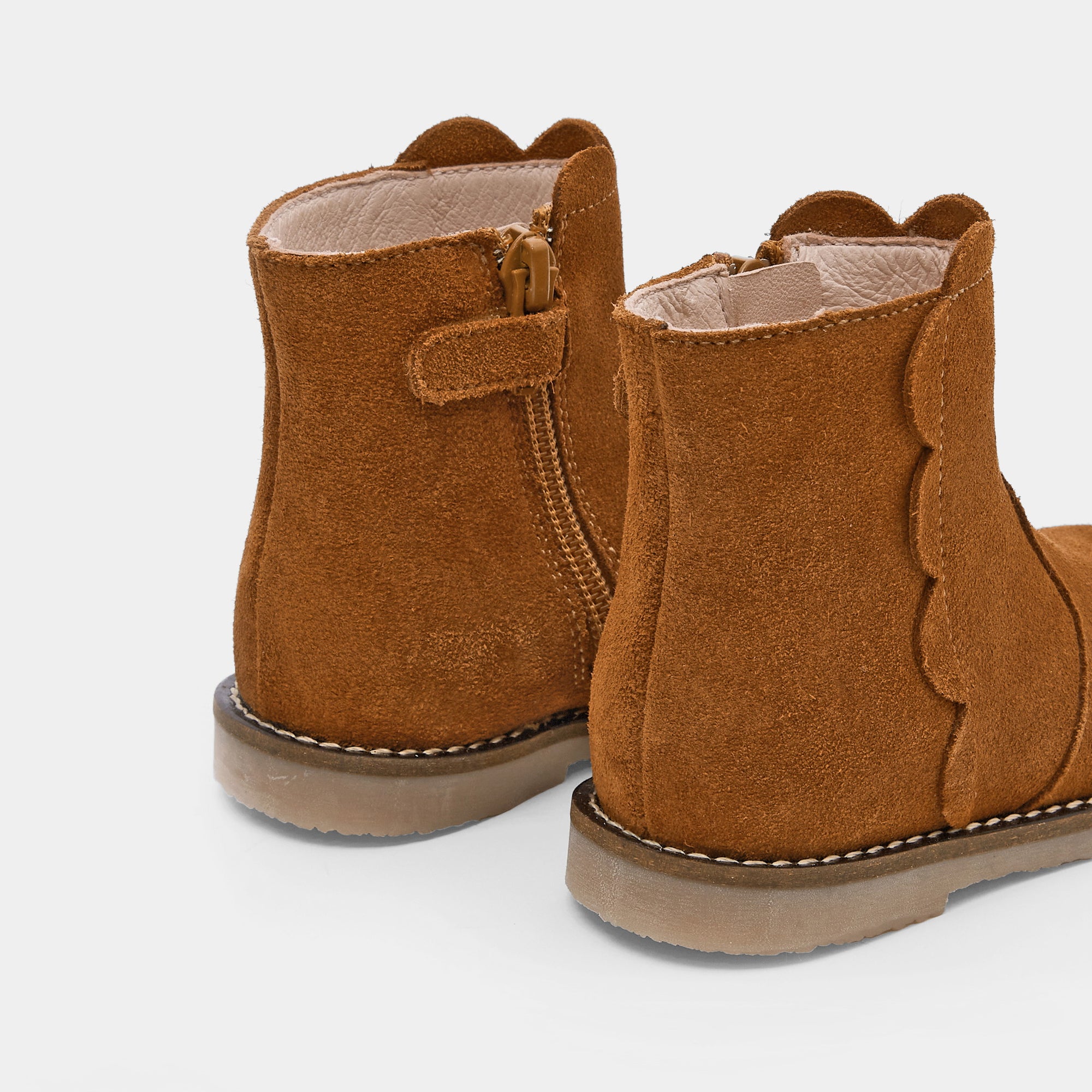 8 QTY / NATUREL CHAUSSURES CUIR CALISTA