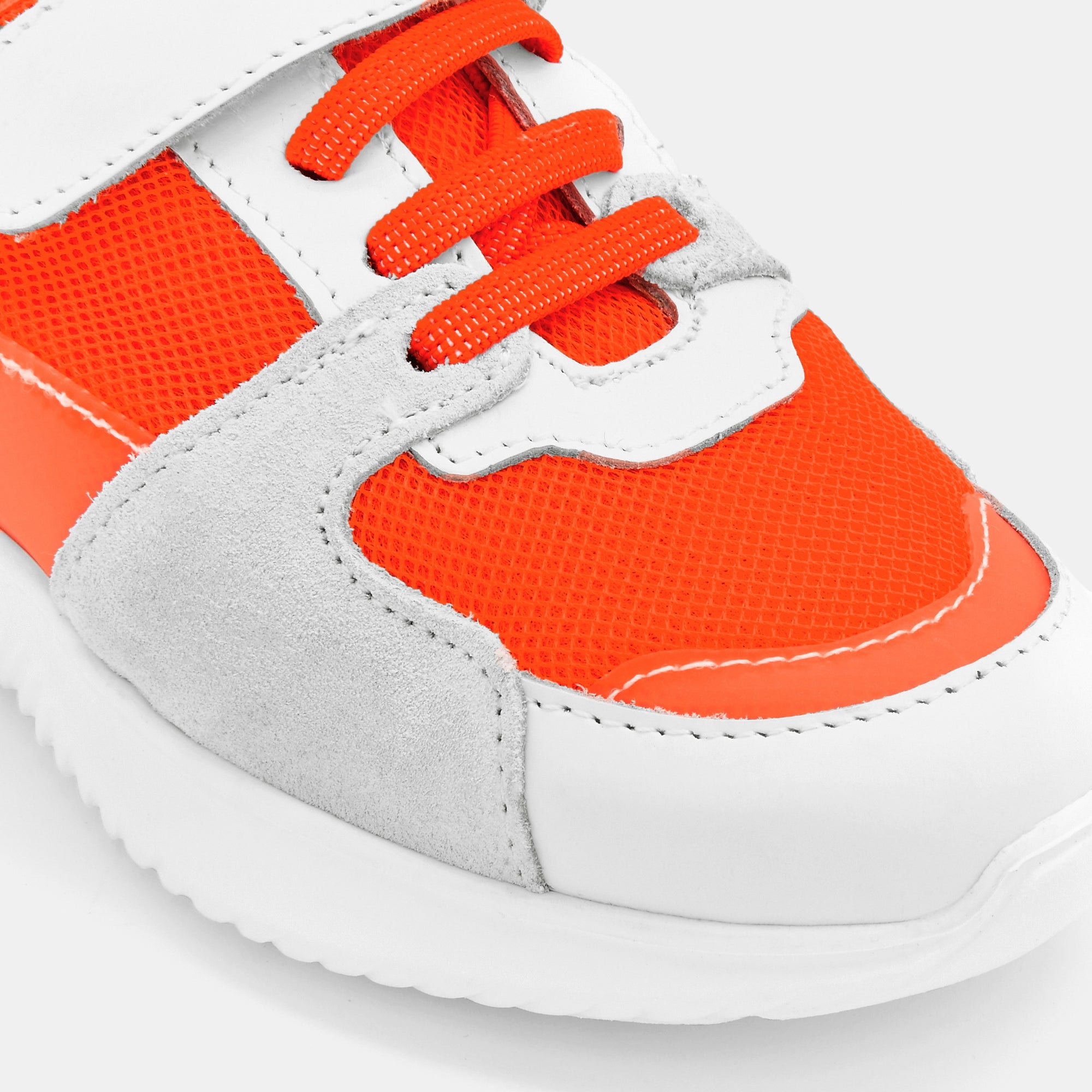 33 QTY / BLANC/ORANGE CHAUSSURES CUIR ECLAIR