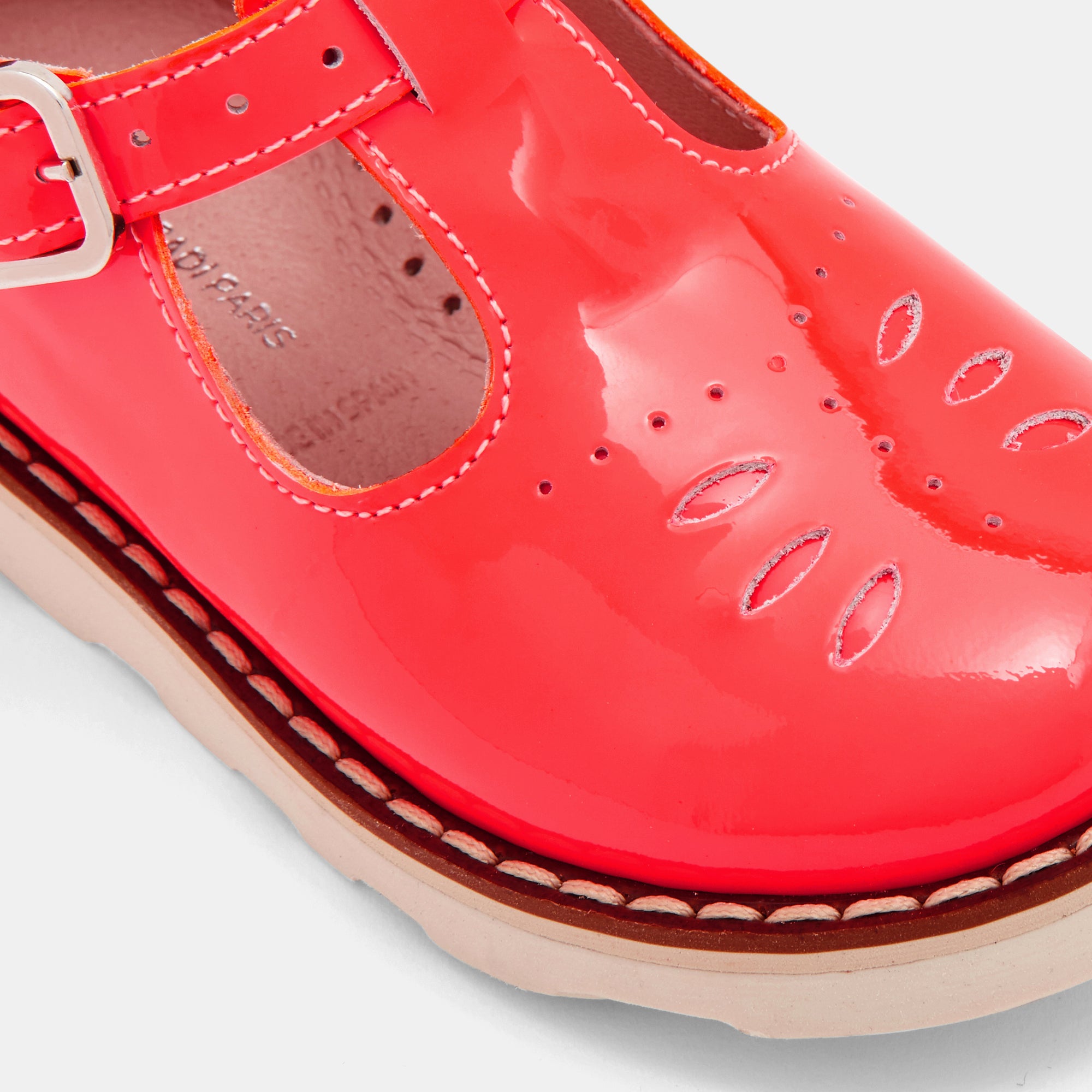 65 QTY / ROSE FLUO CHAUSSURES CUIR BERLINGOT VERNIS