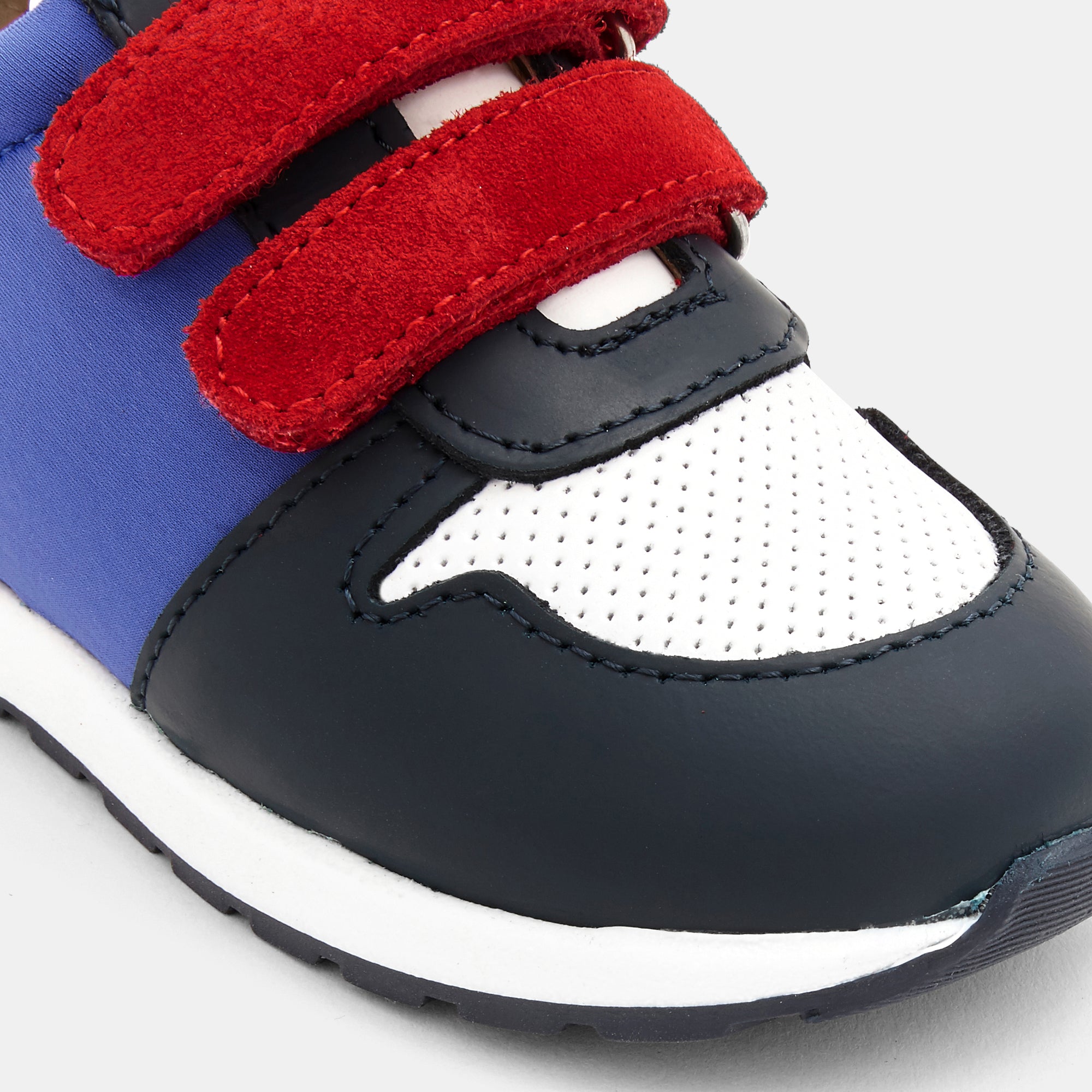 36 QTY / BLANC/BLEU CHAUSSURES CUIR LUCKY BB