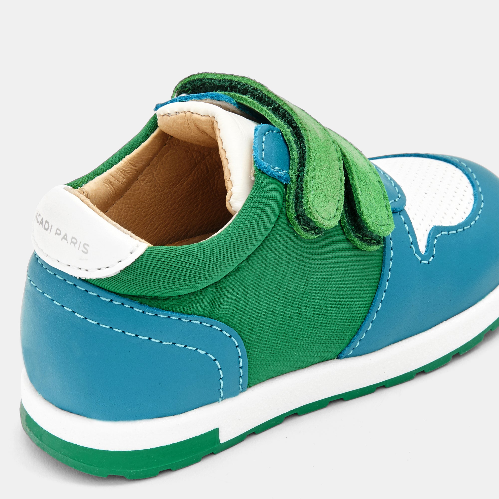 73 QTY / BLANC/VERT CHAUSSURES CUIR LUCKY BB