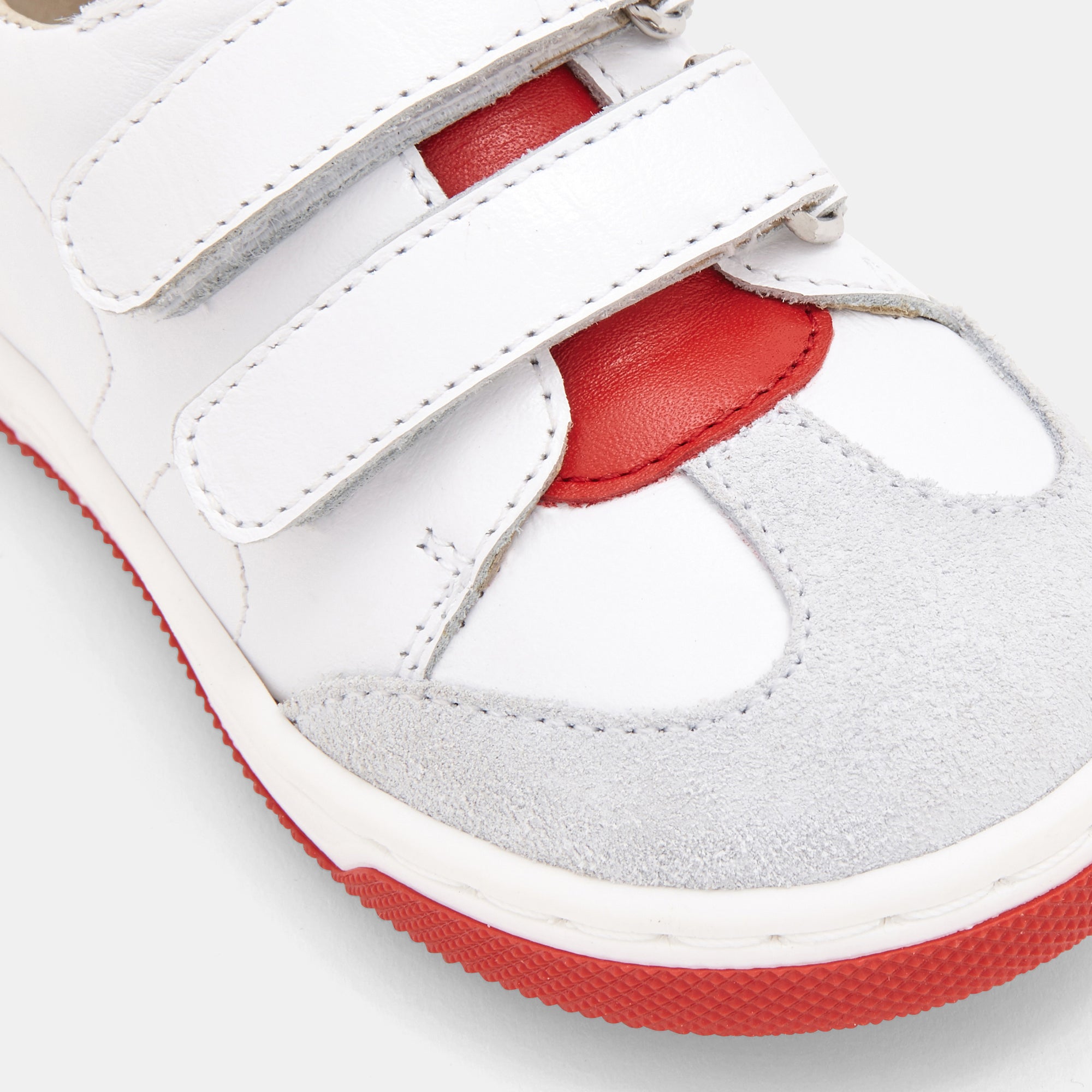 147 QTY / BLANC/ROUGE CHAUSSURES CUIR BOBBY