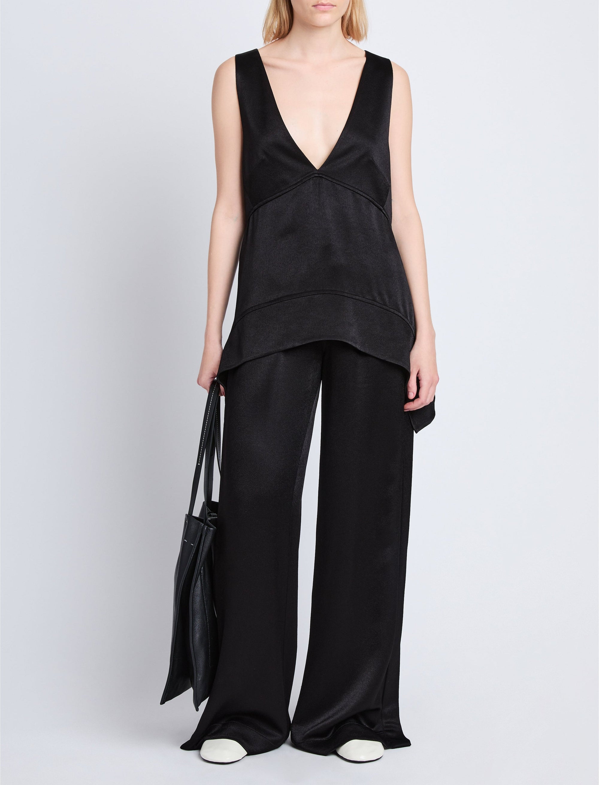 Débardeur Liz à col V en satin - Black