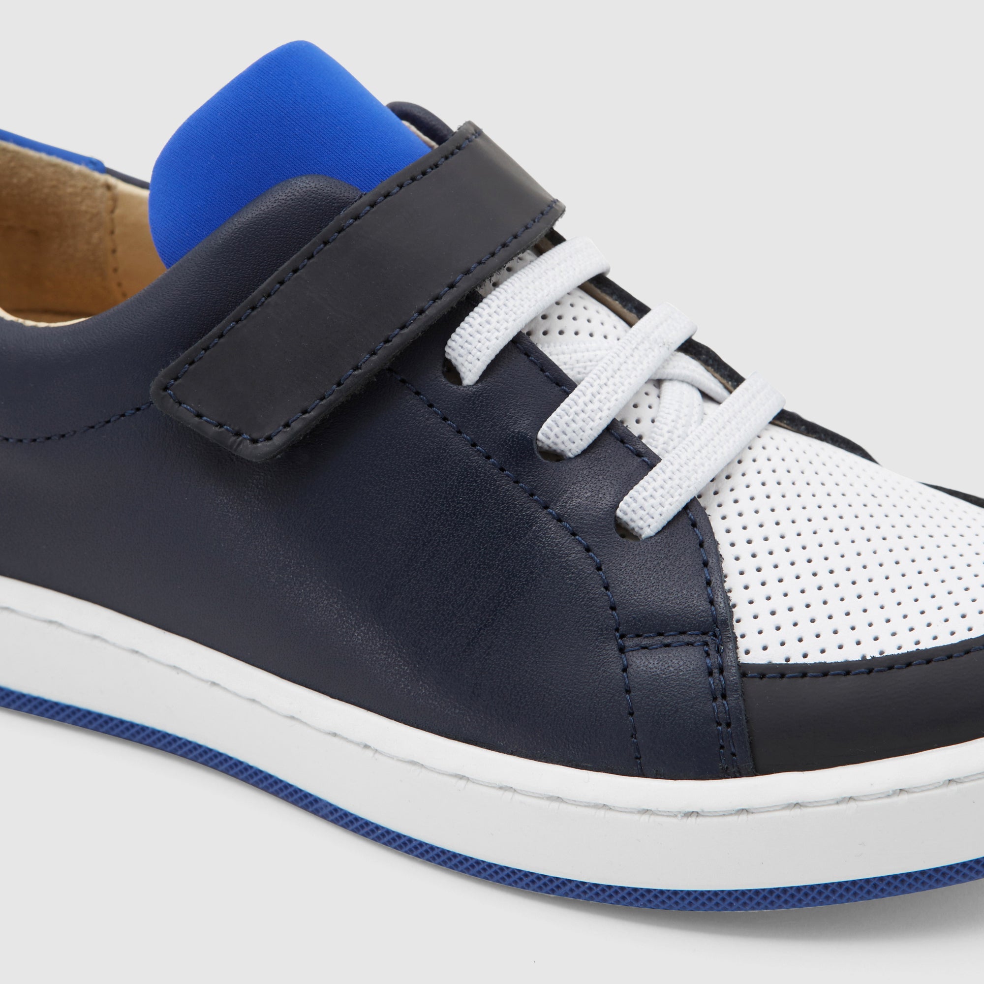 19 QTY / MARINE/BLANC CHAUSSURES CUIR ALFRED