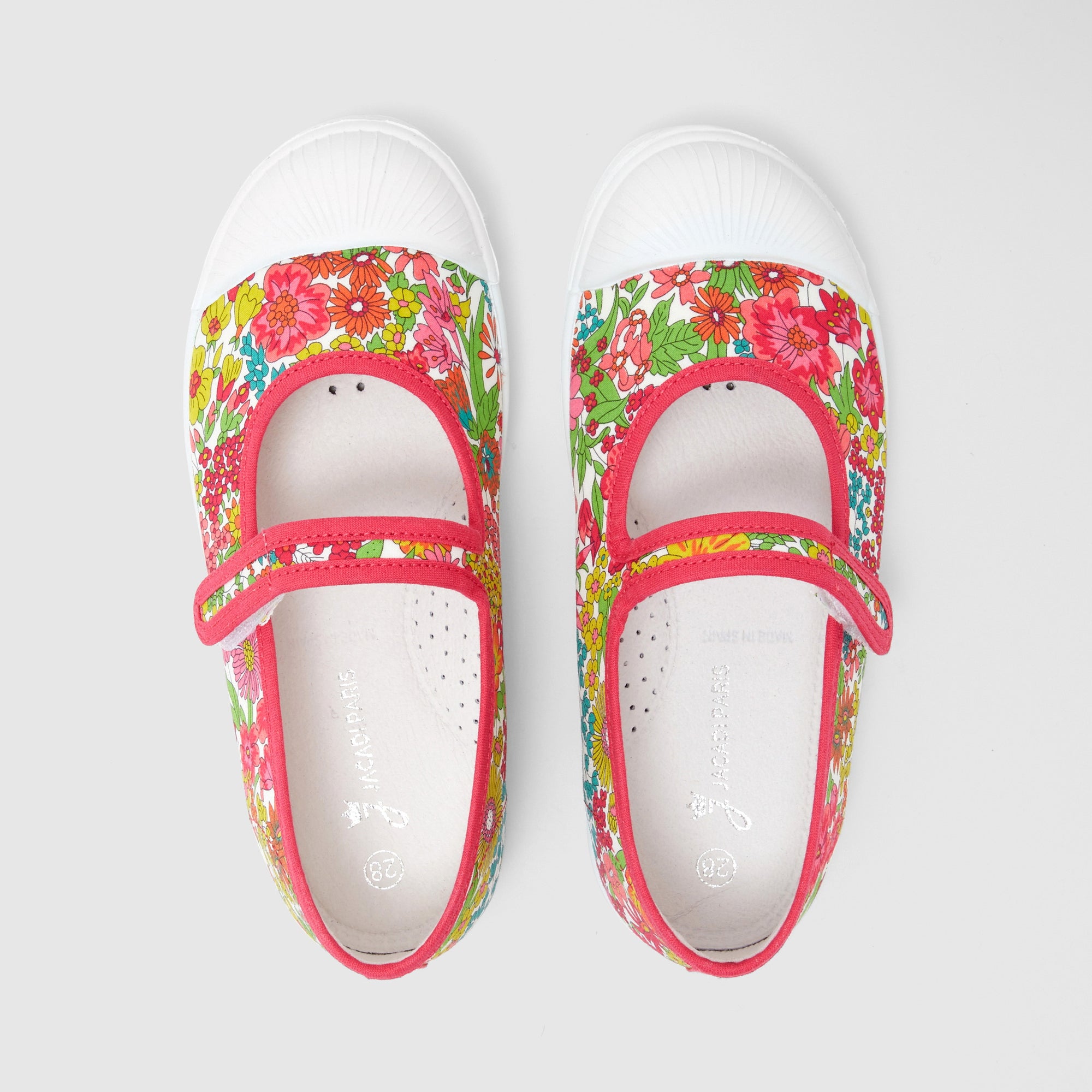 40 QTY / MULTICO CHAUSSURES TOILE POURPRE COL