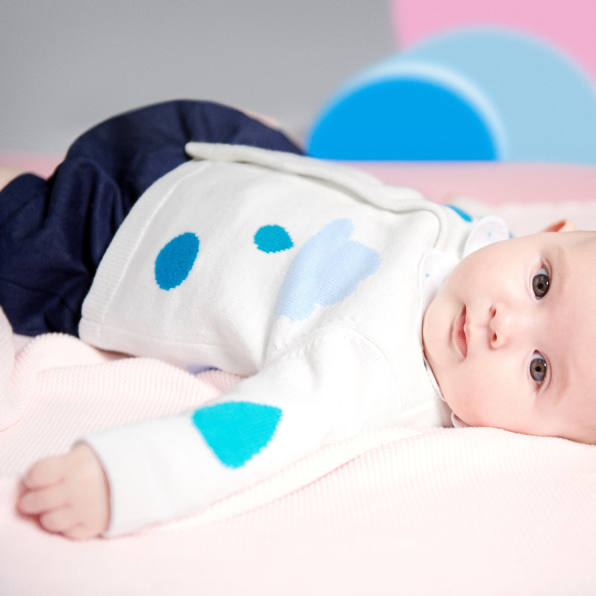 24 QTY / BLANC/BLEU PAP GILET / CARDIGAN MARA