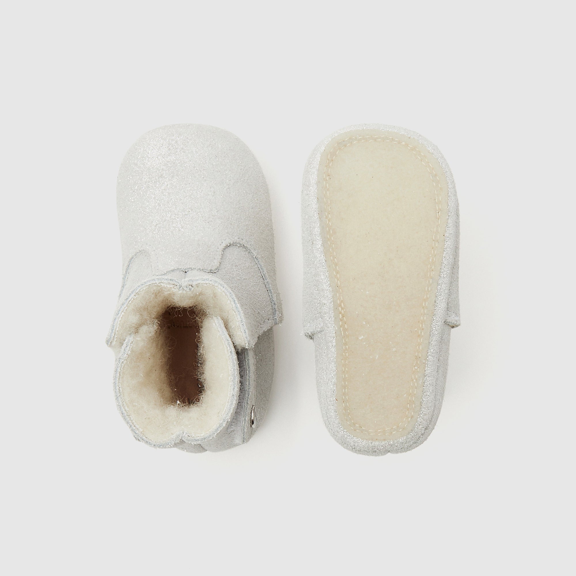38 QTY / ARGENT CHAUSSURES TOILE BARRETTE