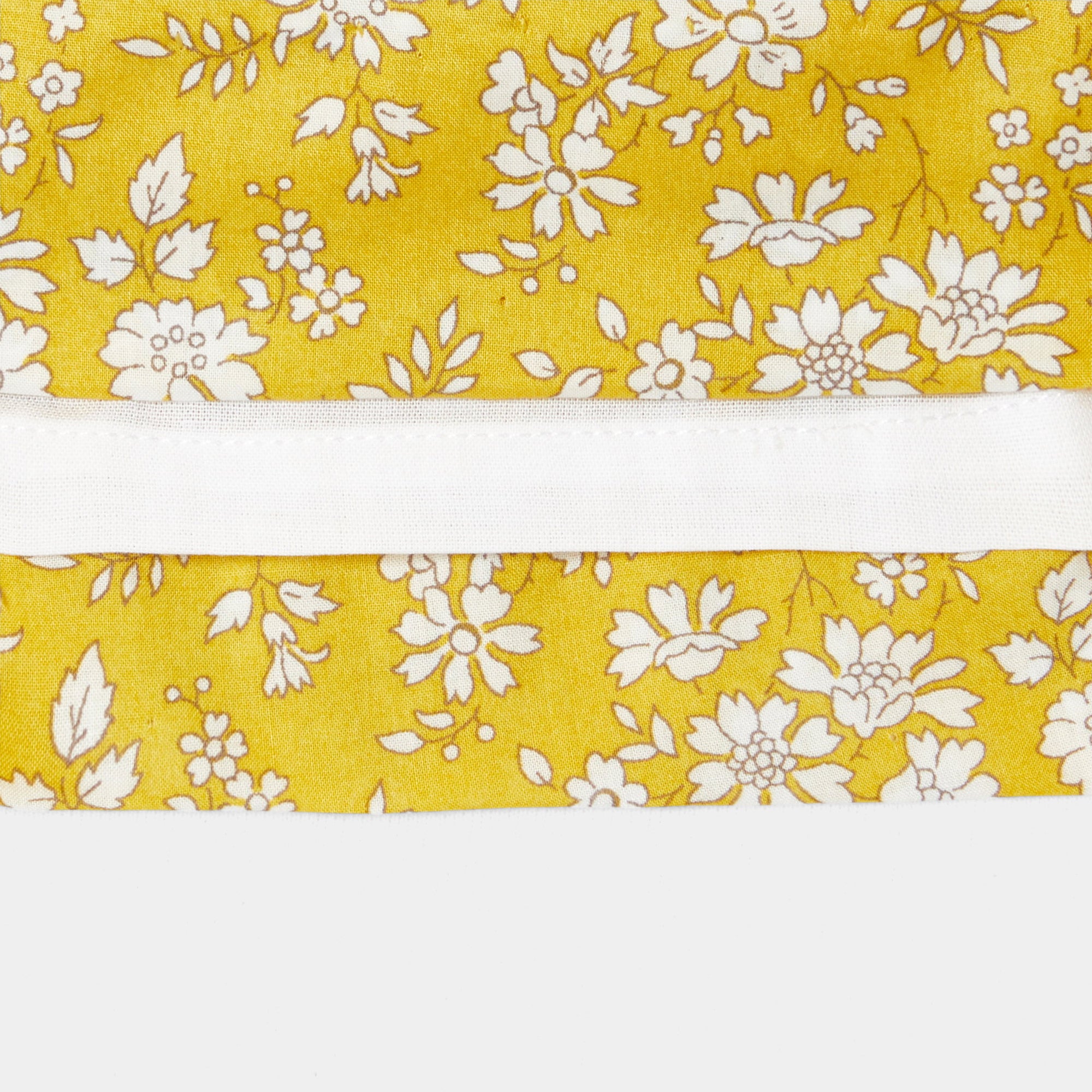 139 QTY / JAUNE/BLANC PAP ROBE NABLA