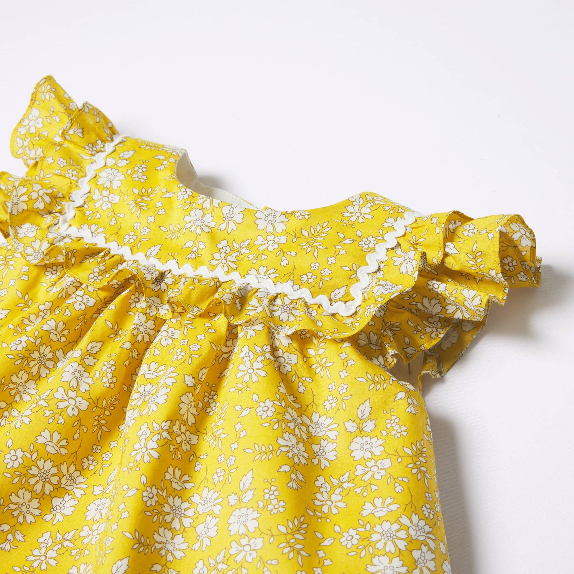 139 QTY / JAUNE/BLANC PAP ROBE NABLA