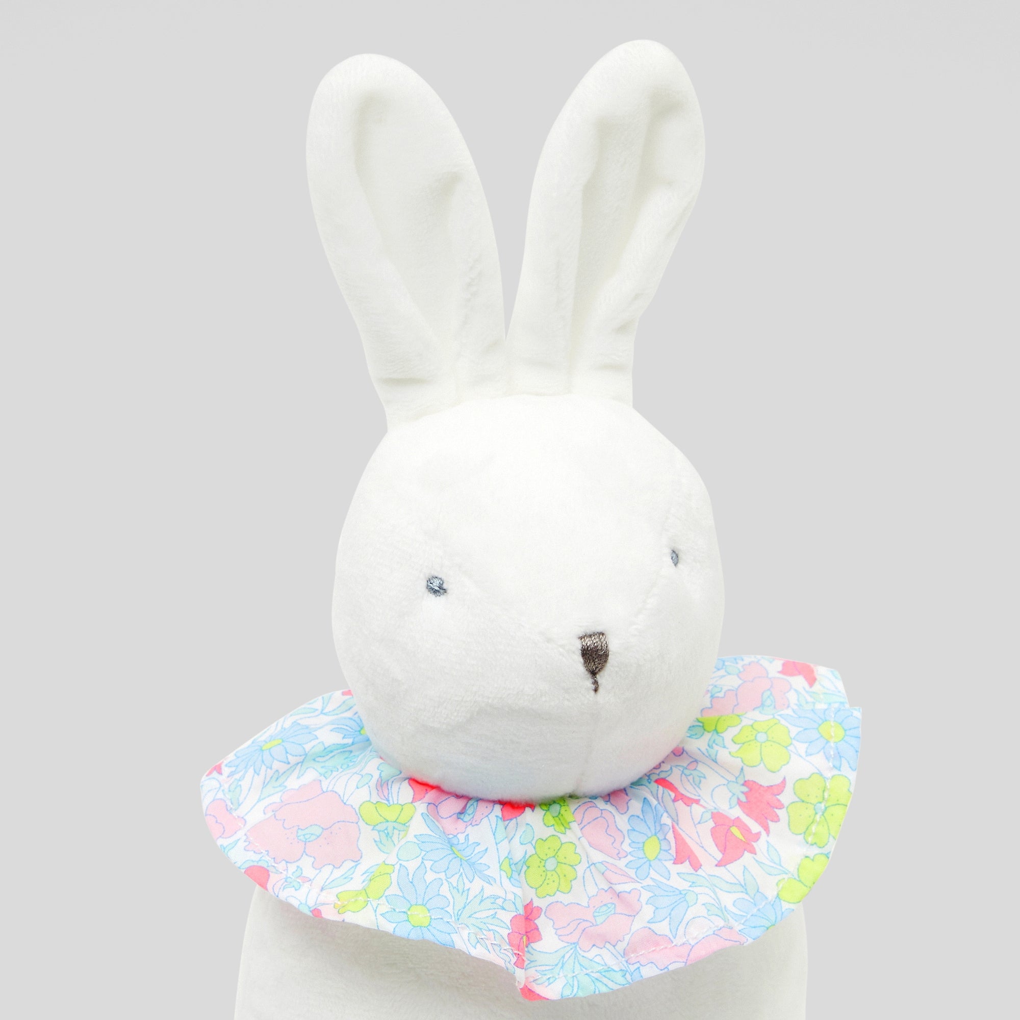 0 QTY / BLANC/MULTICO PUERICULTURE JOUETS PELUCHE MUSICALE LAPIN TOUTE PETITE