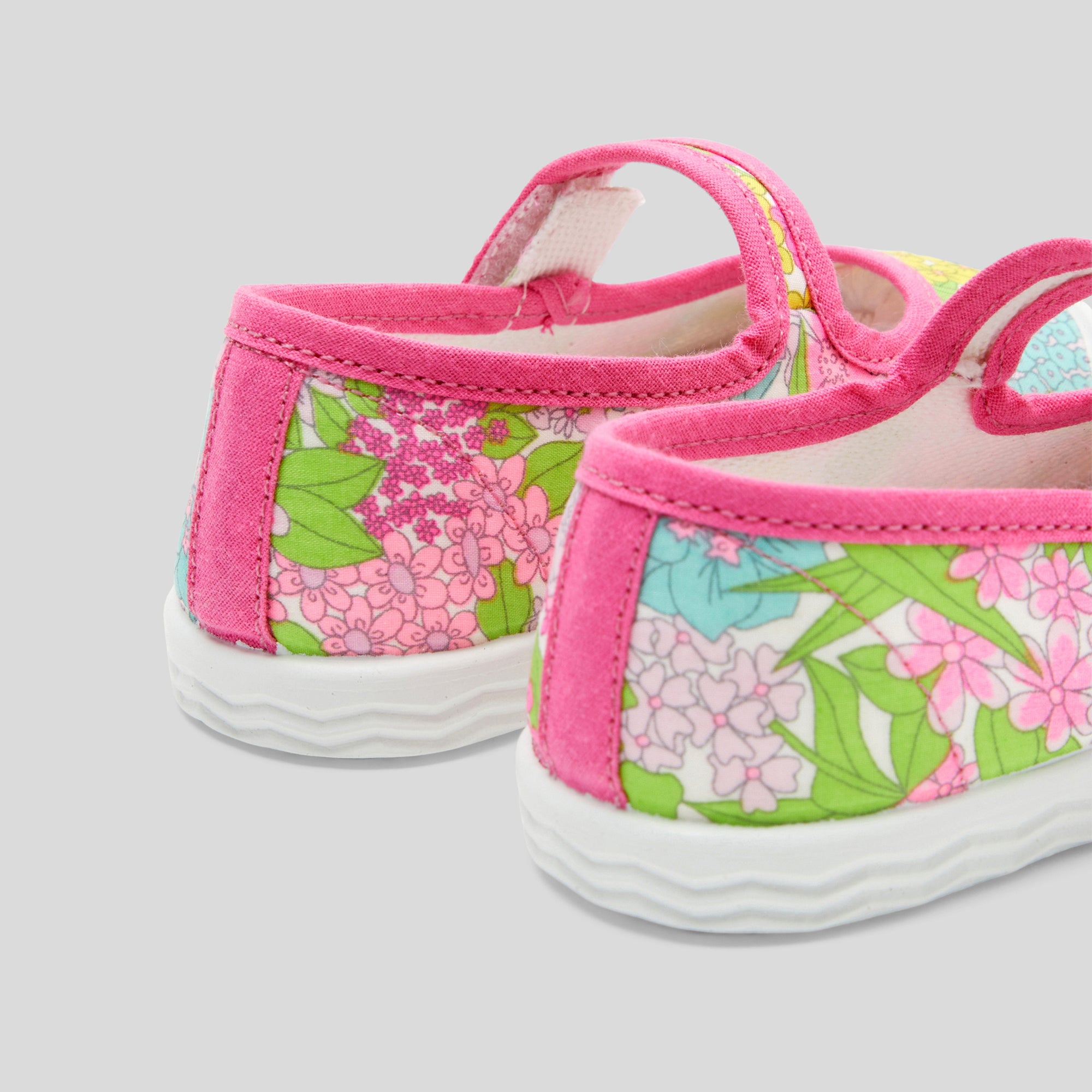71 QTY / MULTICO CHAUSSURES TOILE PENNY COL