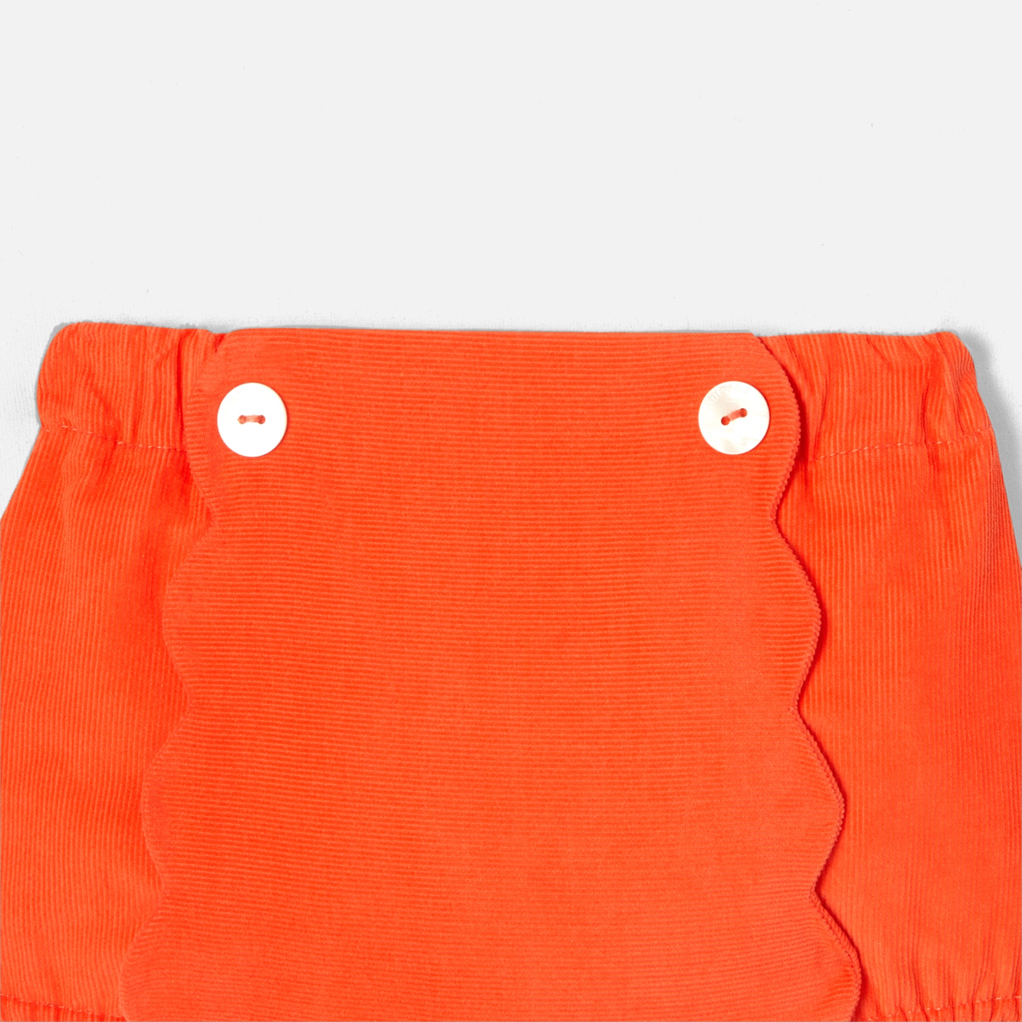 161 QTY / ORANGE FONCE PAP SHORT / BERMUDA PINCEAU
