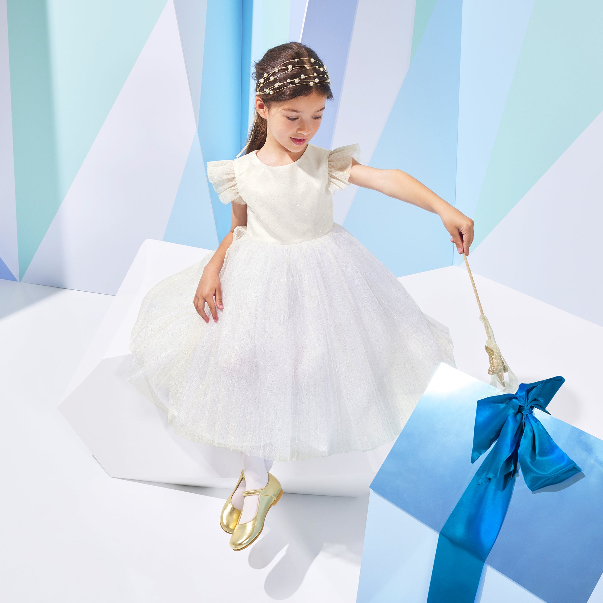 26 QTY / BLANC/OR PUERICULTURE JOUETS DEGUISEMENT BALLERINE