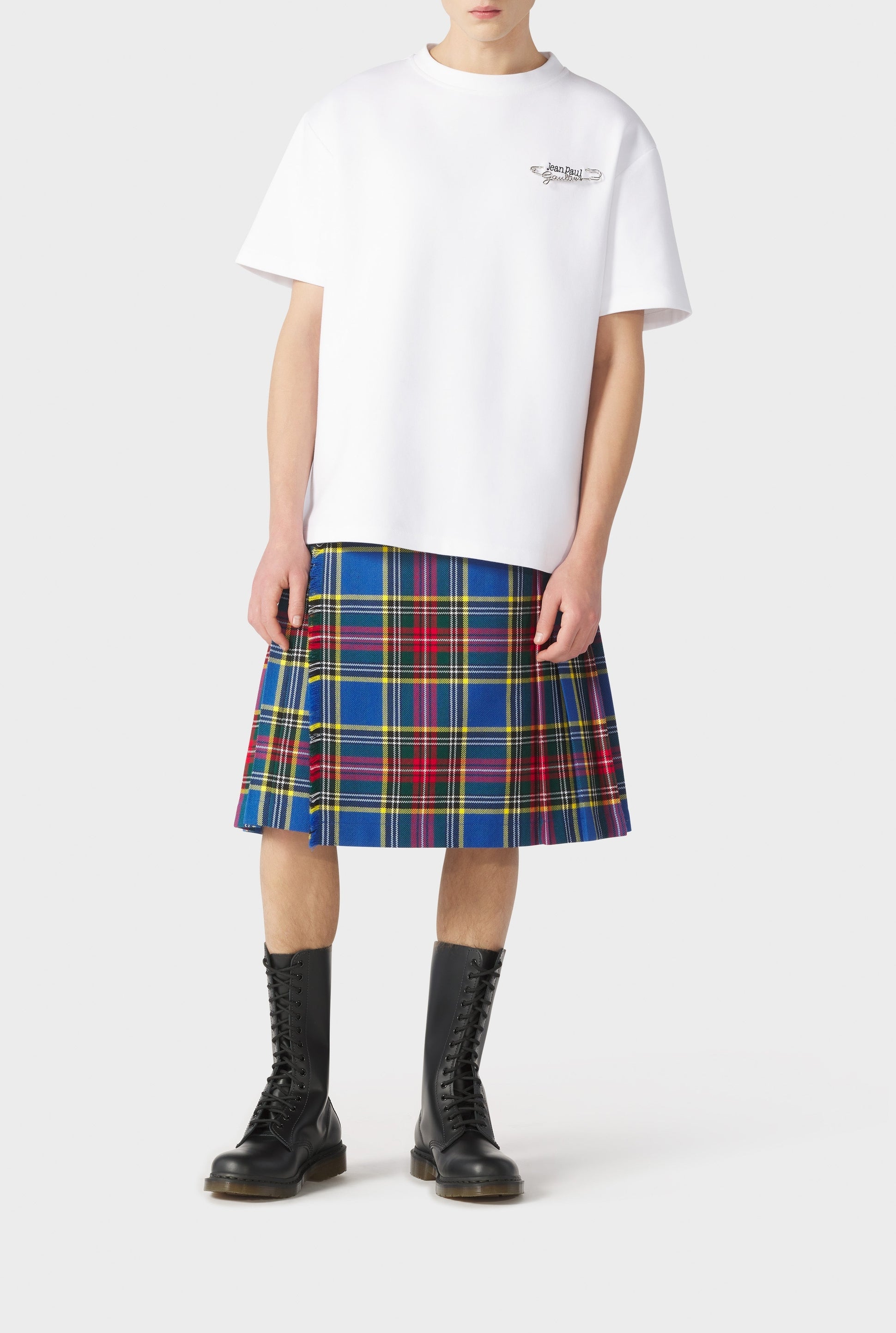 Les Punks unisex t-shirt with pin - White & Black