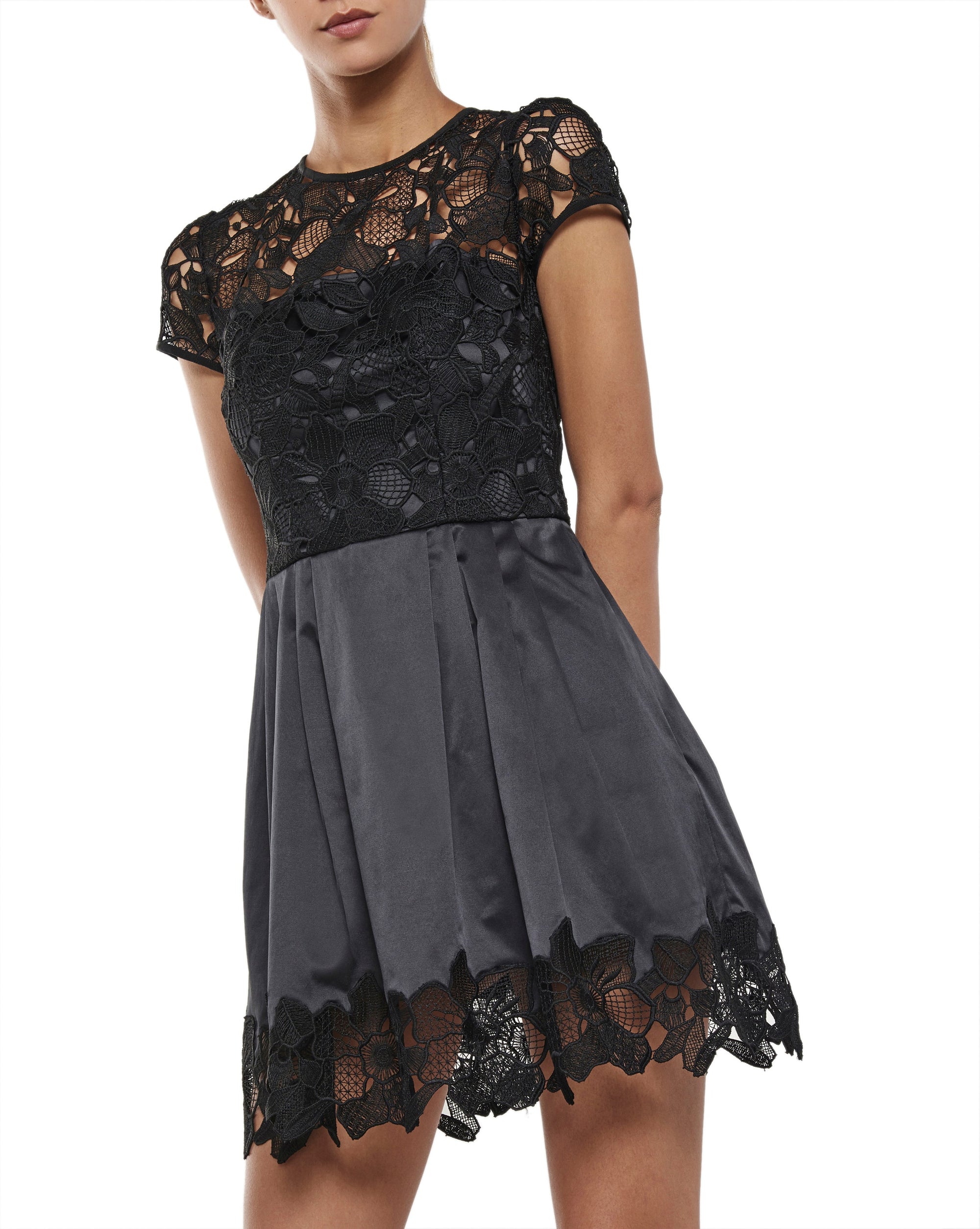 NOIR ROBE