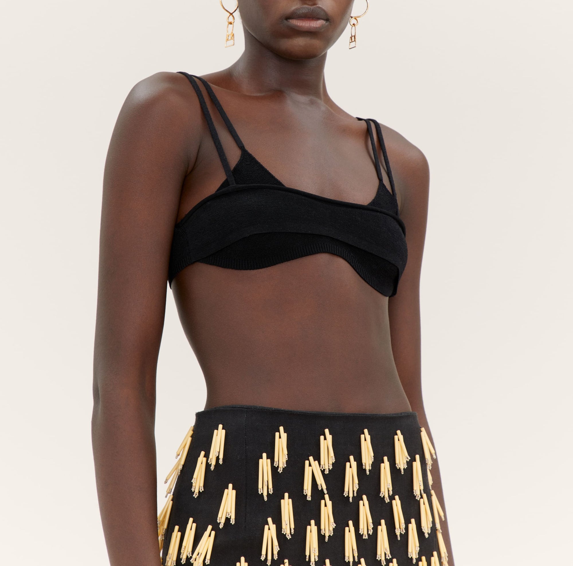 BLACK LE BANDEAU NOVIO