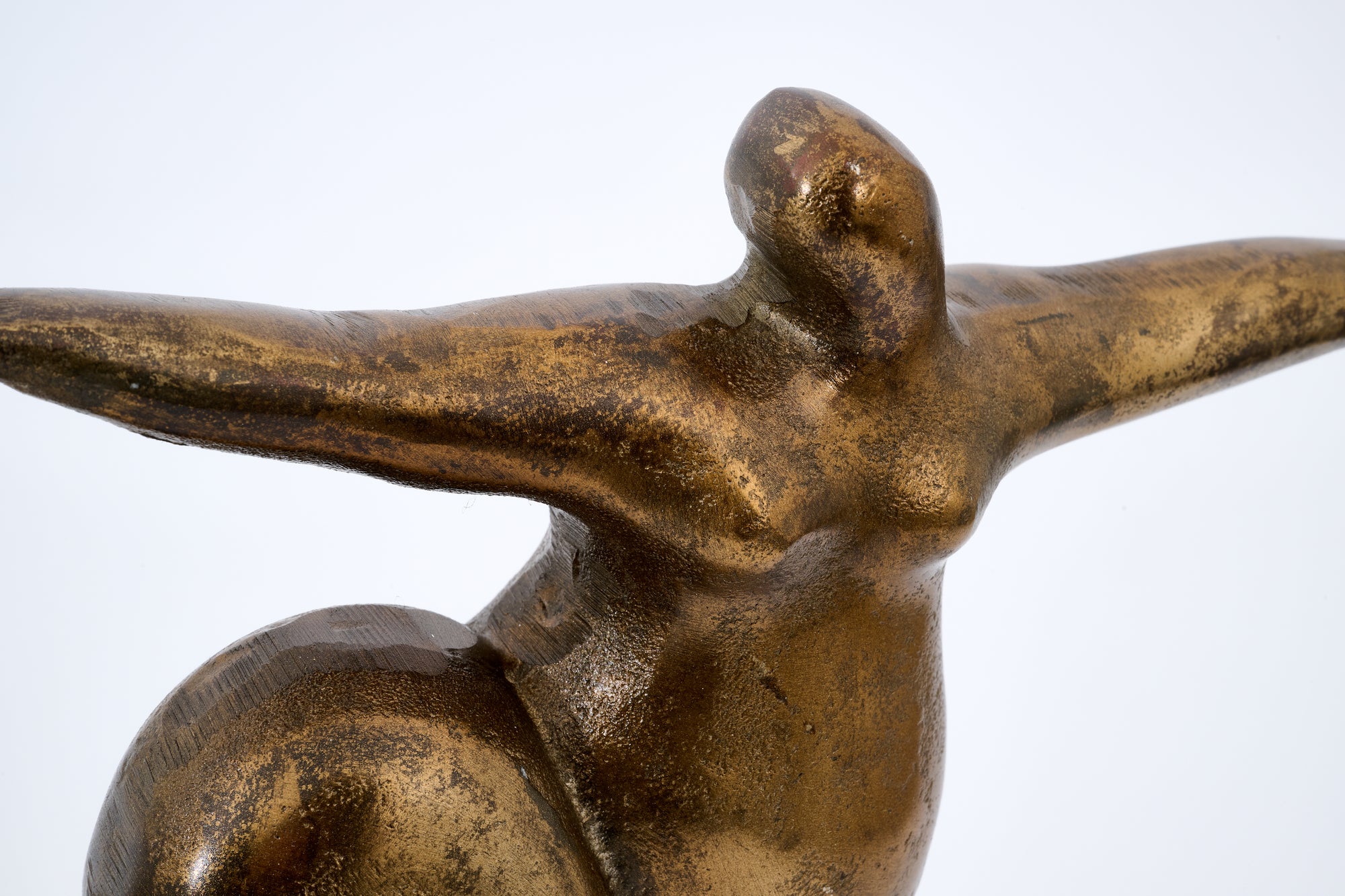 STATUETTE EMMANUELLE II