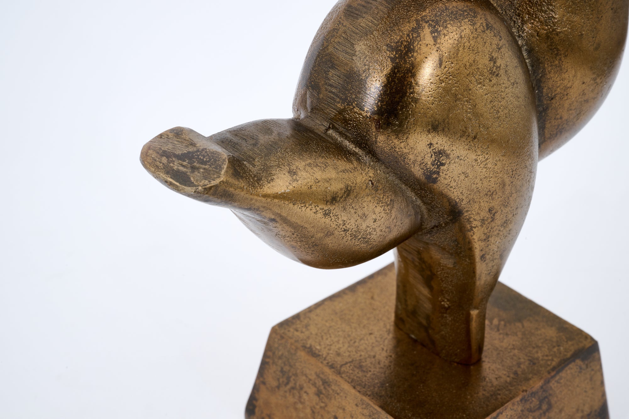STATUETTE EMMANUELLE II