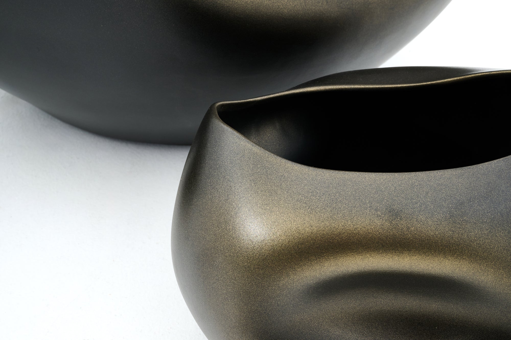 VASE REYNOLDS III BRONZE
