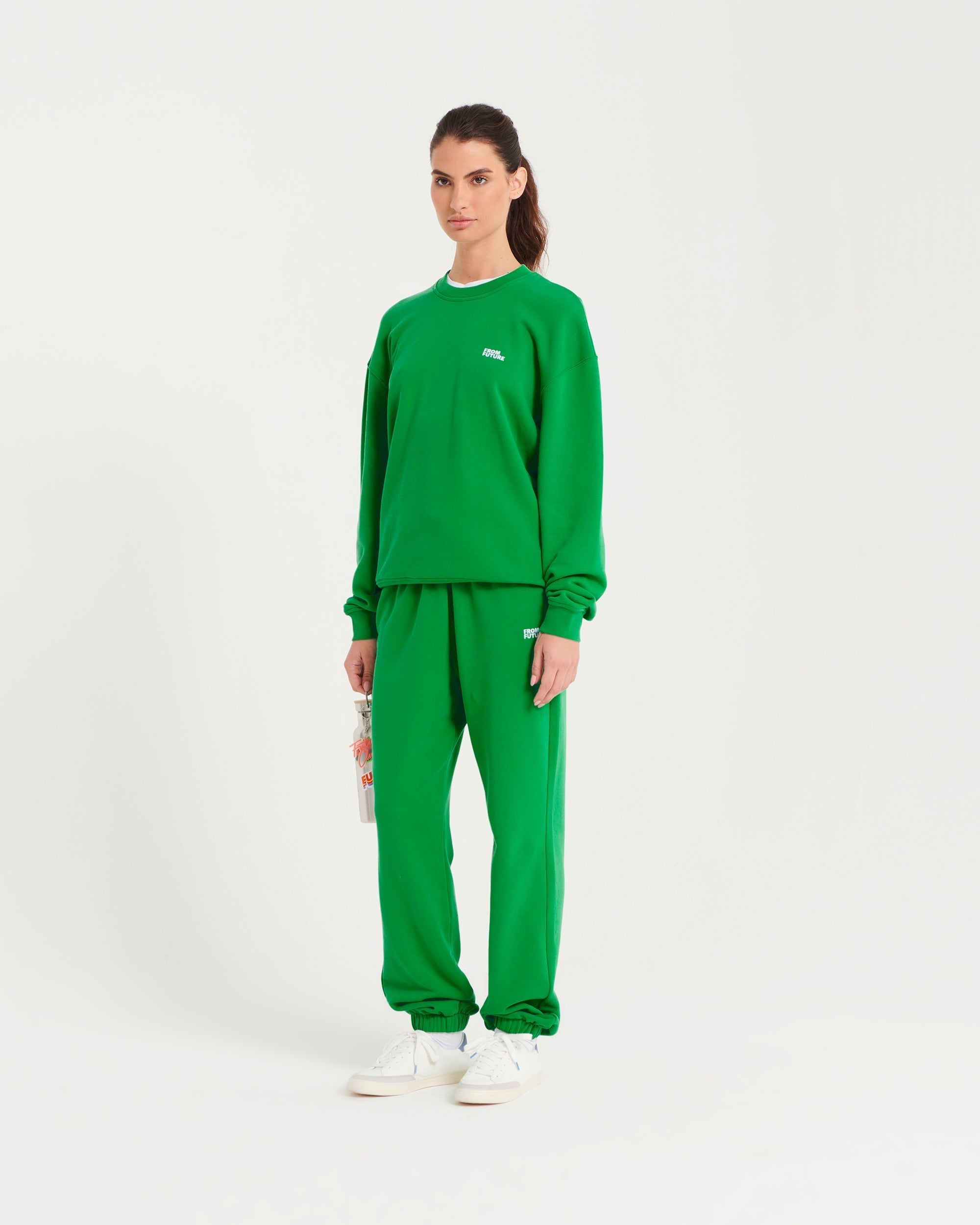 SUMMER GREEN / DJV / QTY : 1 / Pantalon Jogging Broderie FROM FUTURE - Summer Green