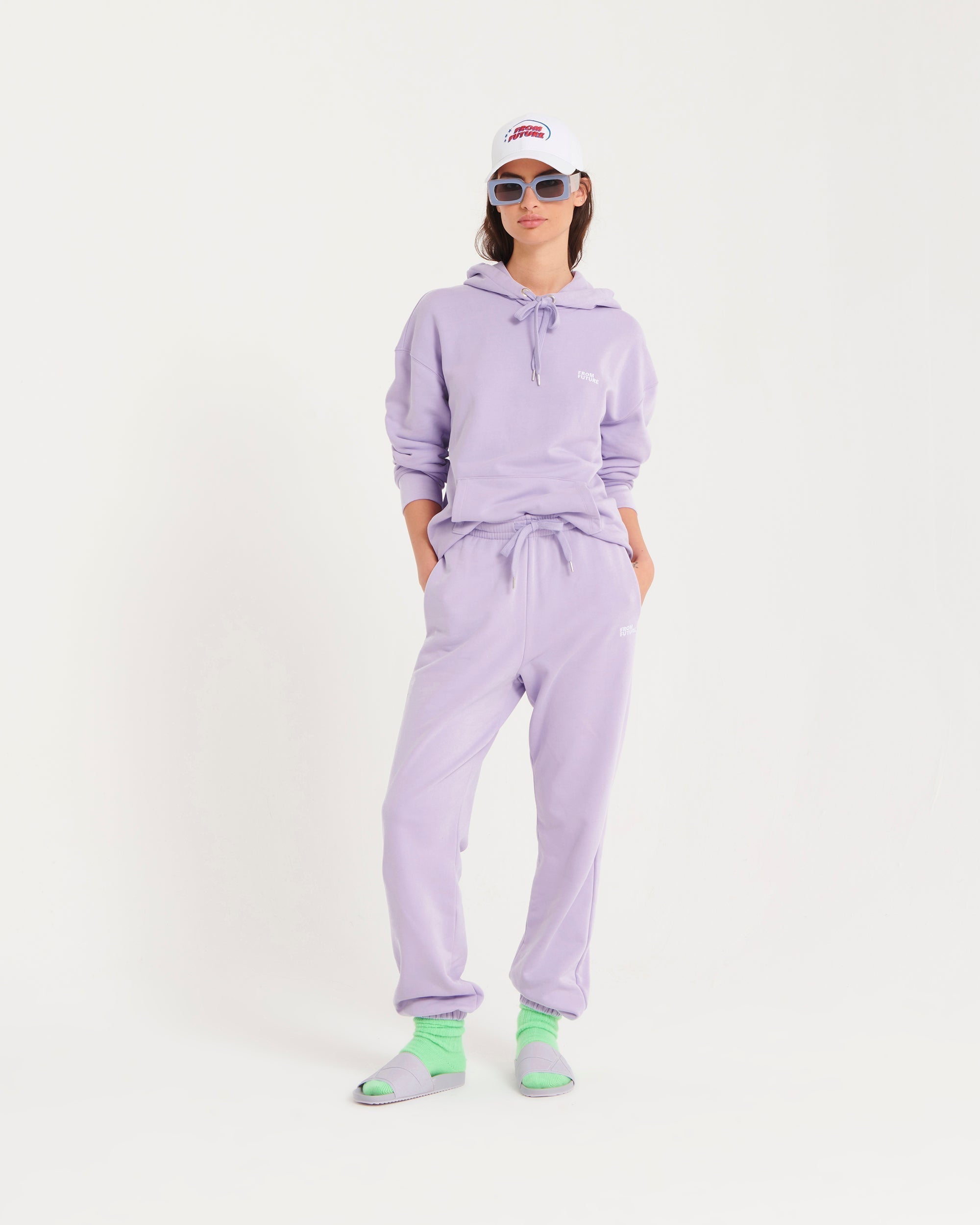 LILAS / DJV / QTY : 1 / Pantalon Jogging Broderie FROM FUTURE - Lilas