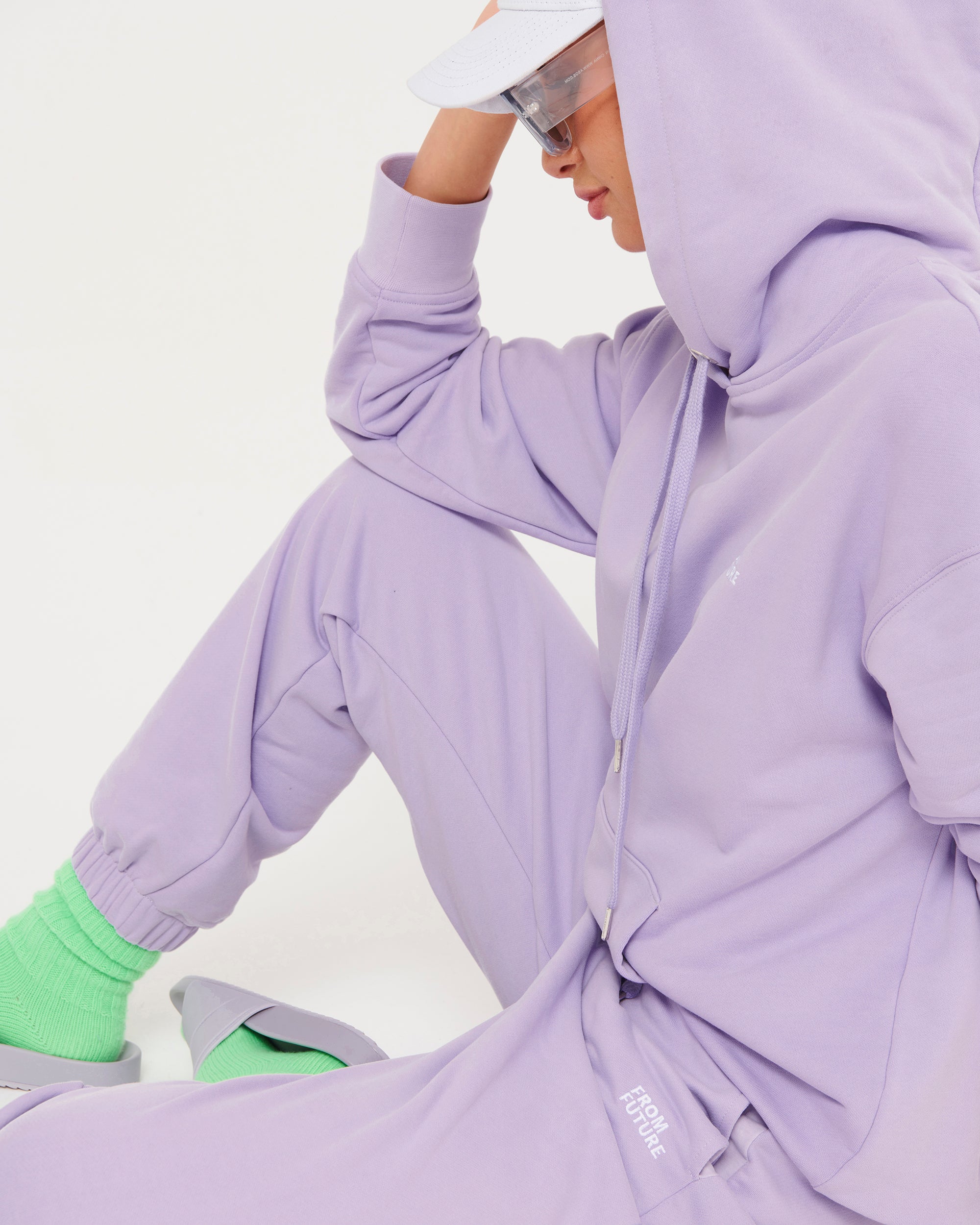 LILAS / DJV / QTY : 1 / Pantalon Jogging Broderie FROM FUTURE - Lilas
