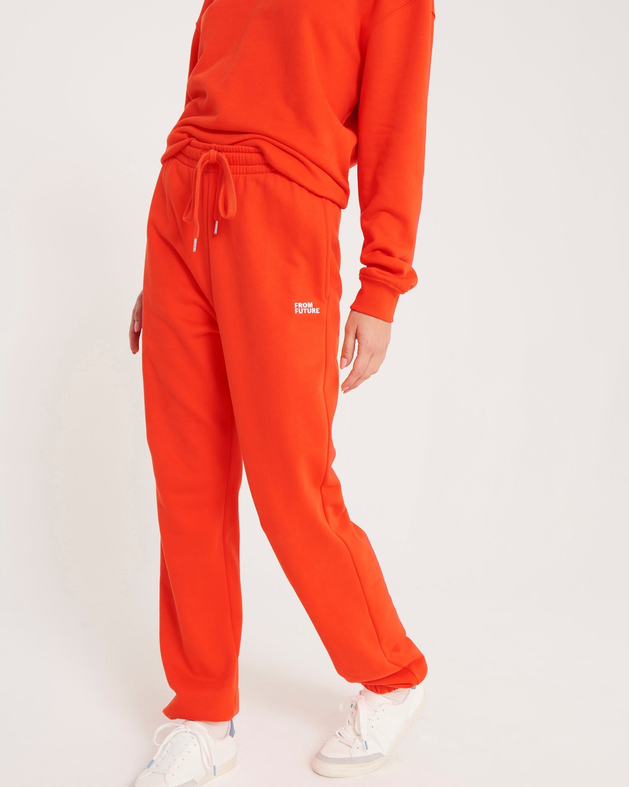 ORANGE FLUO / DJV / QTY : 1 / Pantalon Jogging Broderie FROM FUTURE - Orange Fluo