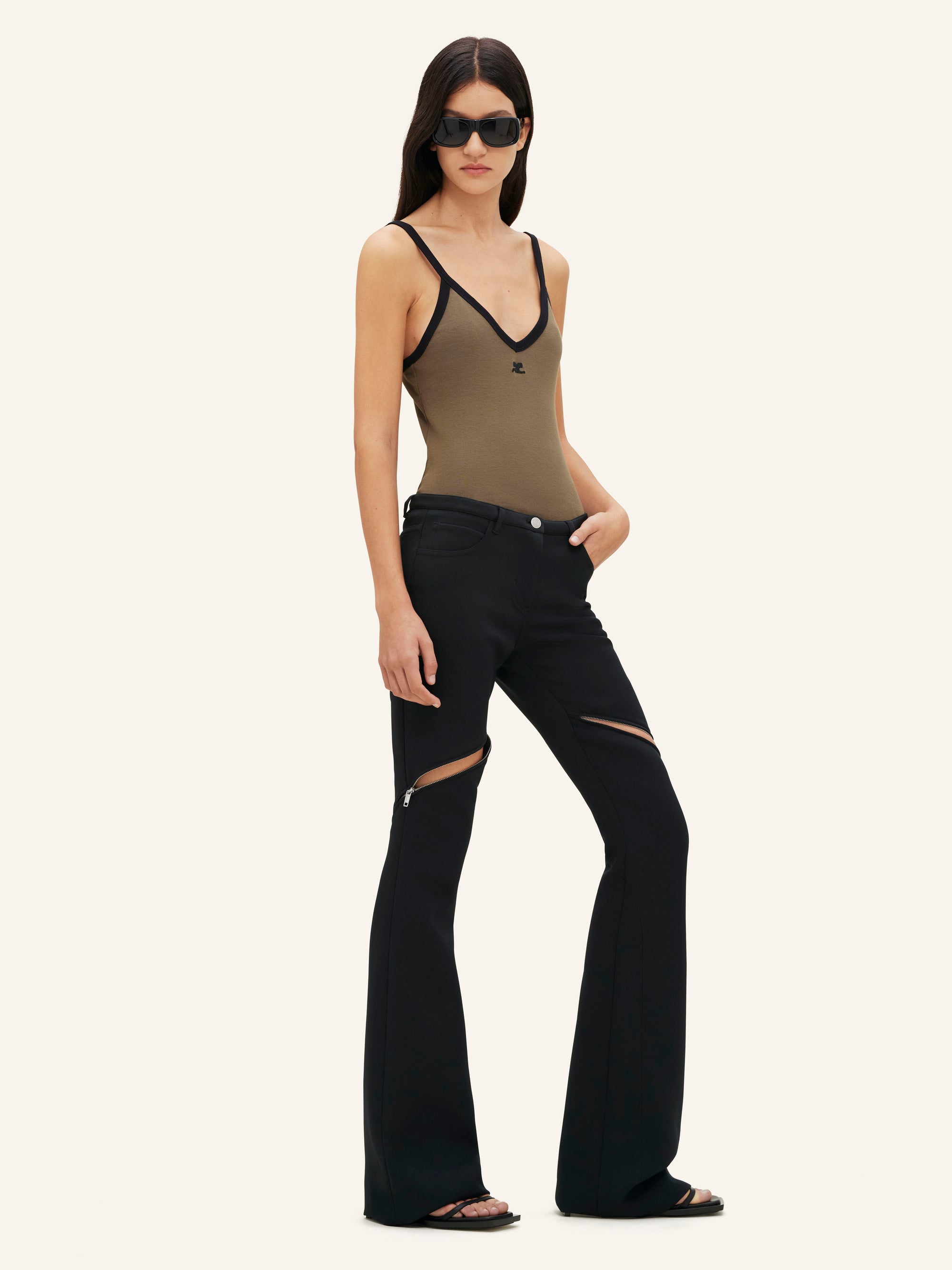 CONTRAST V NECK TANK TOP-S