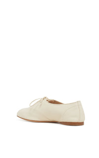 Maya Flat en ivoire lamb cuir