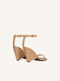 PRIX MARQUE : 190 / SANDALES OBLIQUES EN CUIR