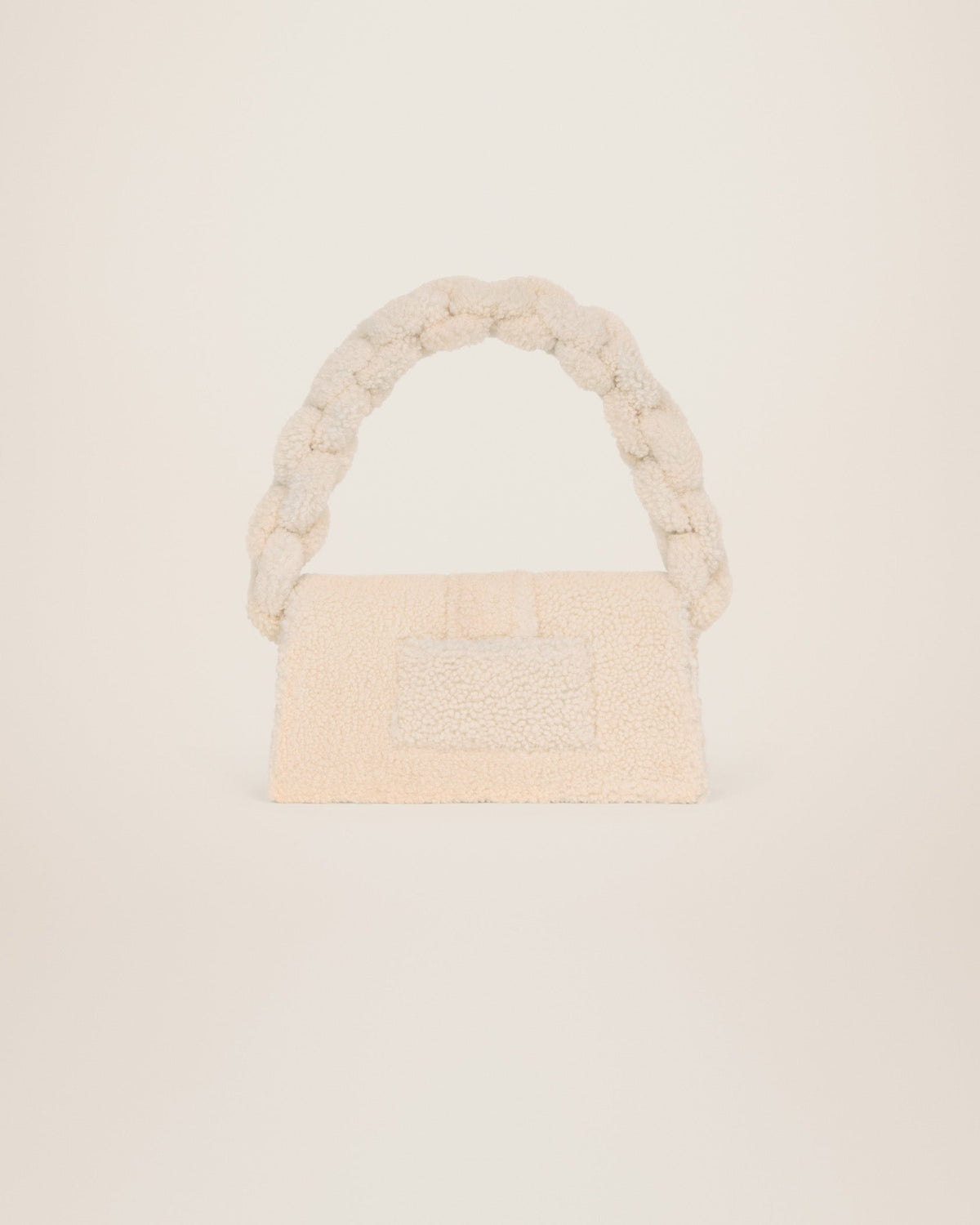 350€ / 21 sold //100 QTY / ST21%   Sac Bambidou avec logo en peau lainée - Ivory