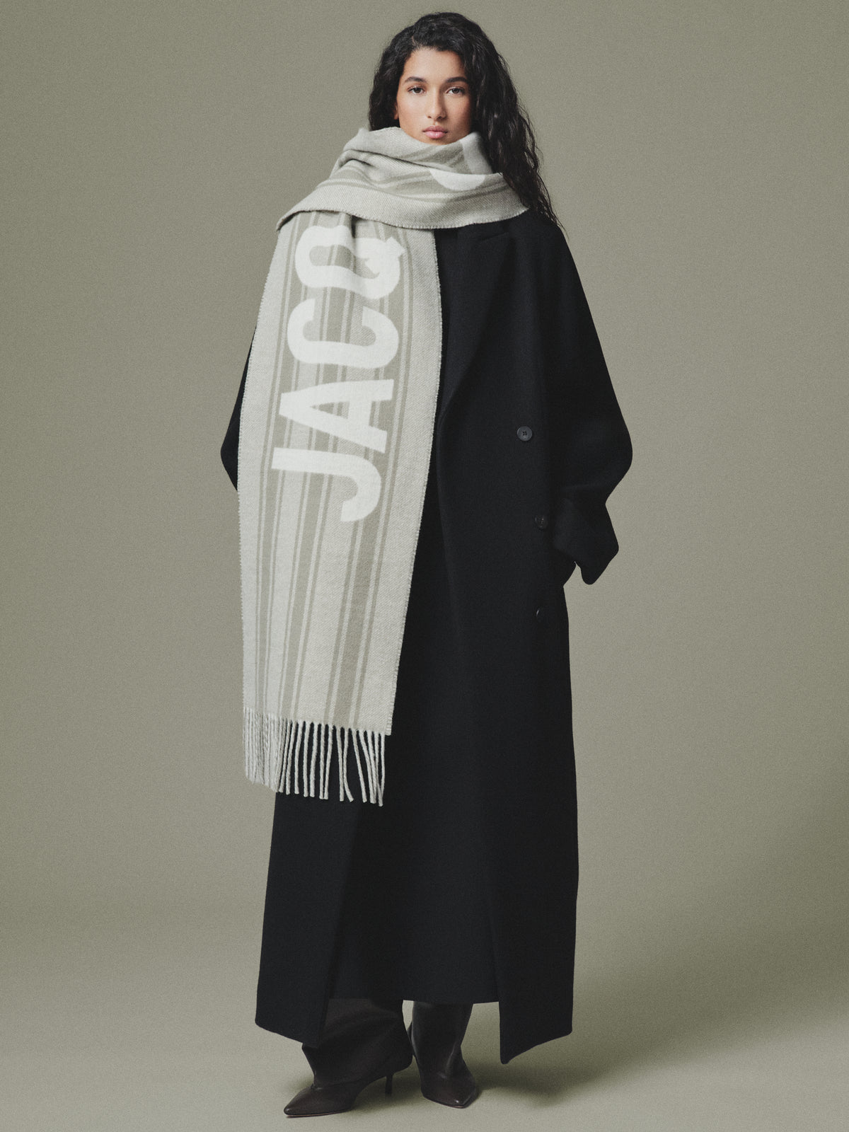 L'ECHARPE JACQUEMUS