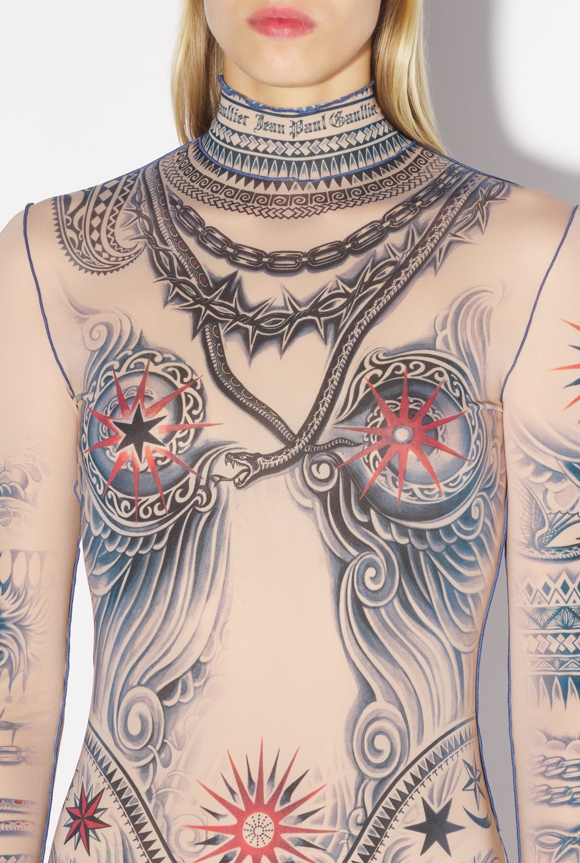 Robe longue Tattoo imprimée - Nude & Blue & Red