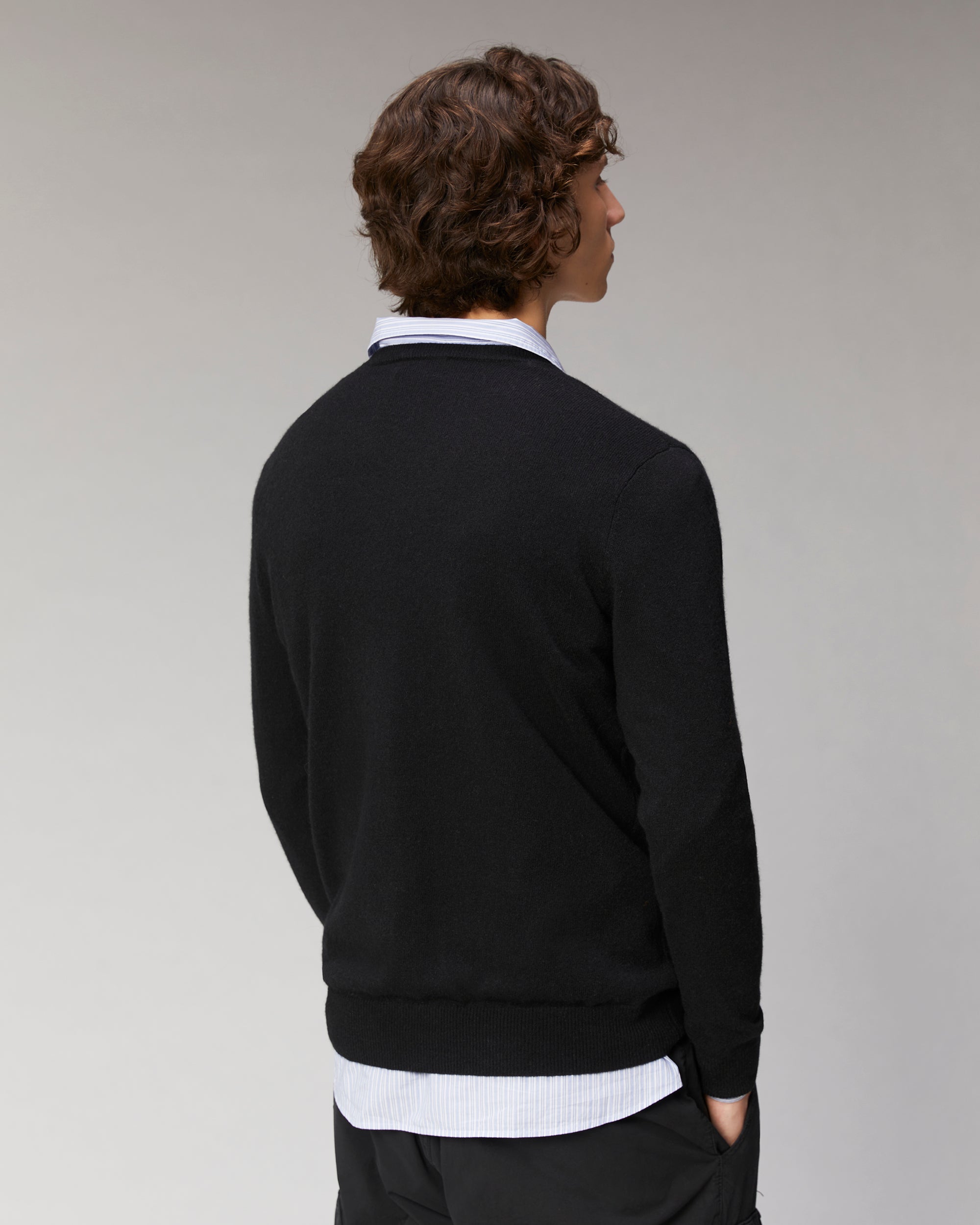 NOIR / NEW / QTY : 1 / Pull Col Rond Coeur - Noir